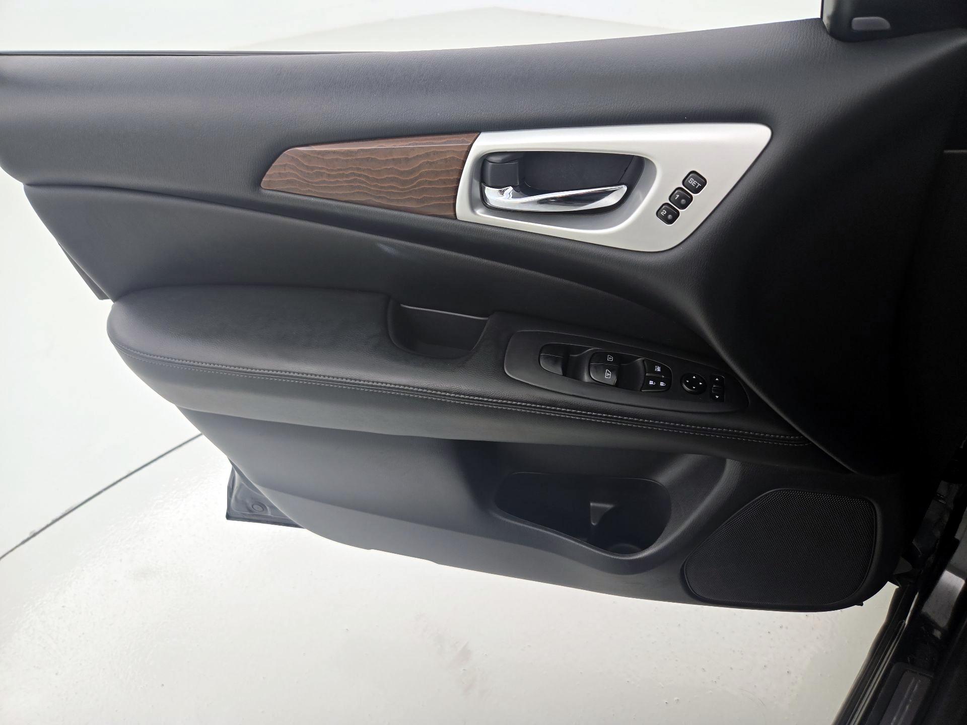Thumbnail: 2017 Nissan Pathfinder - 12