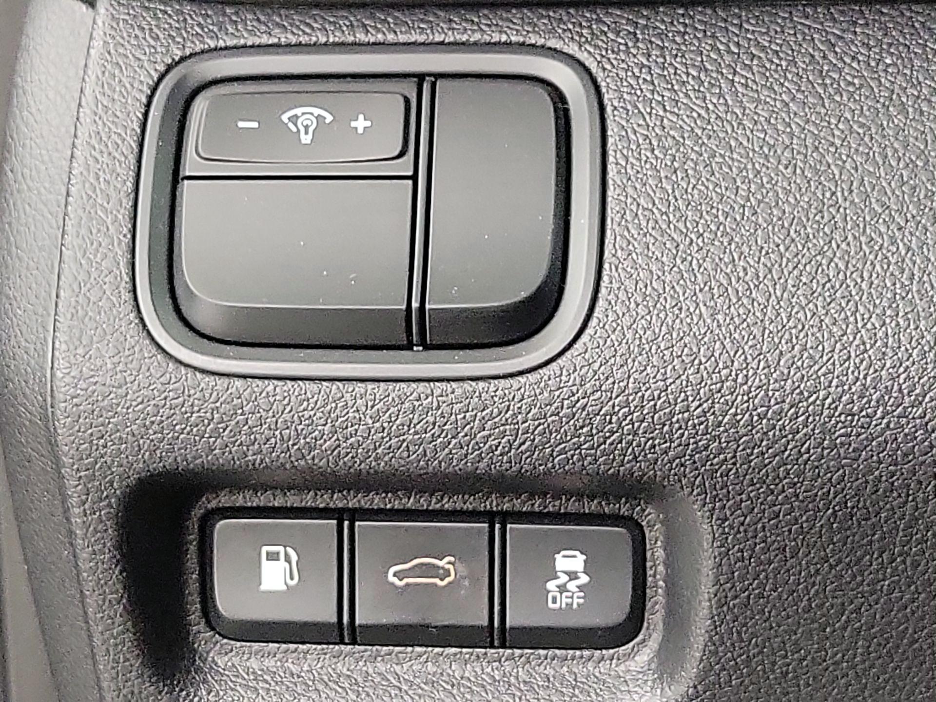 Thumbnail: 2016 Kia Optima - 11