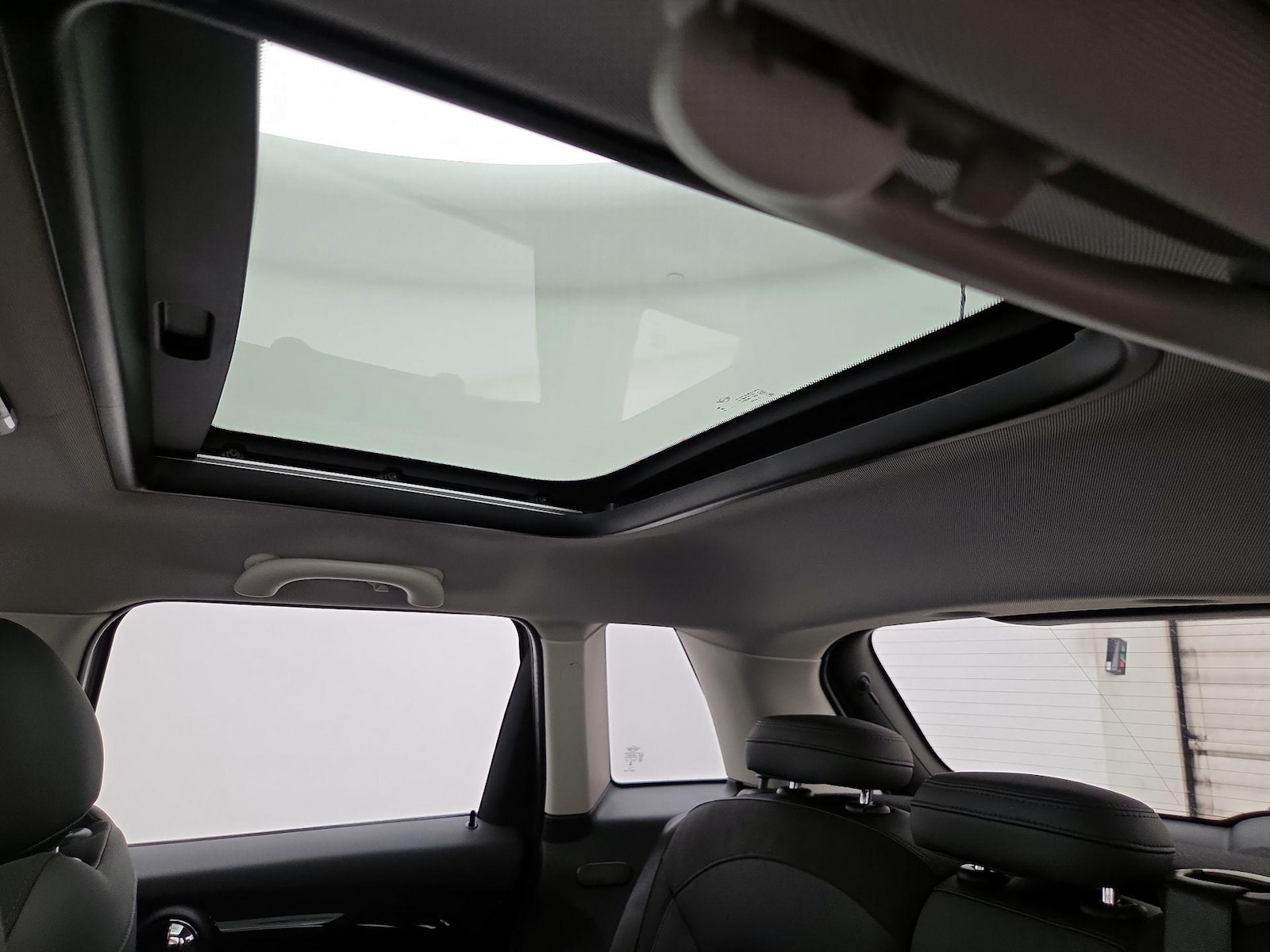 2024 MINI Hardtop 4 Door S - Photo 24