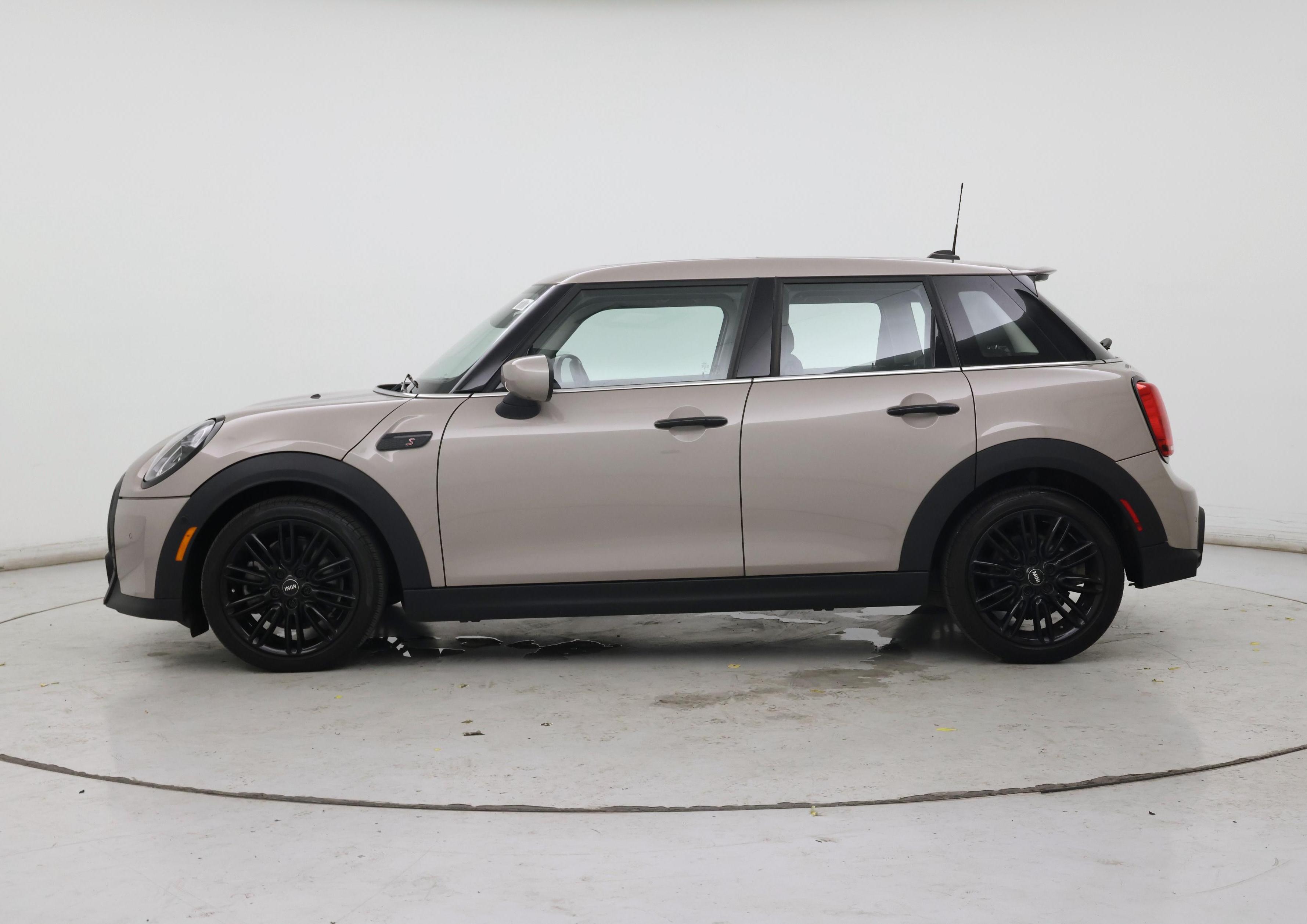 Thumbnail: 2024 MINI Cooper Hardtop - 3