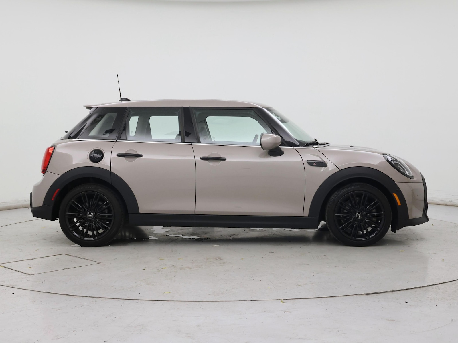 2024 MINI Hardtop 4 Door S - Photo 8