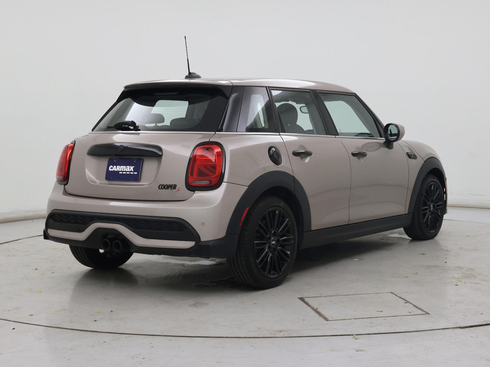 2024 MINI Hardtop 4 Door S - Photo 9