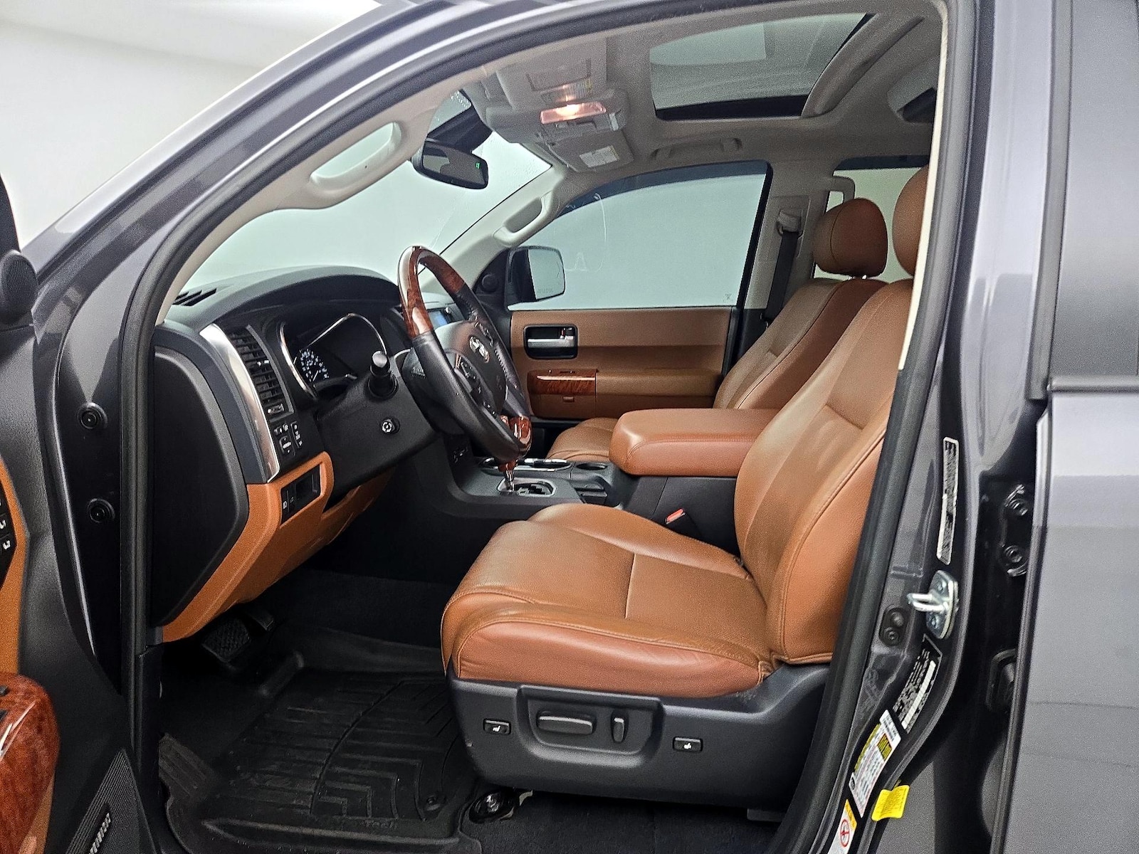 2021 Toyota Sequoia Platinum - Photo 12