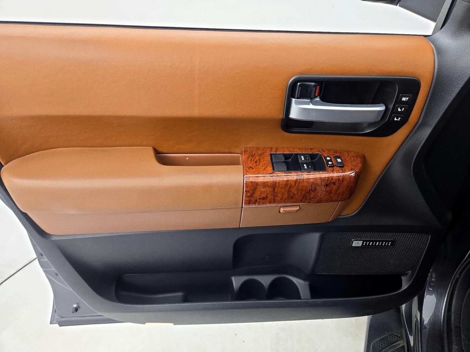 2021 Toyota Sequoia Platinum - Photo 13