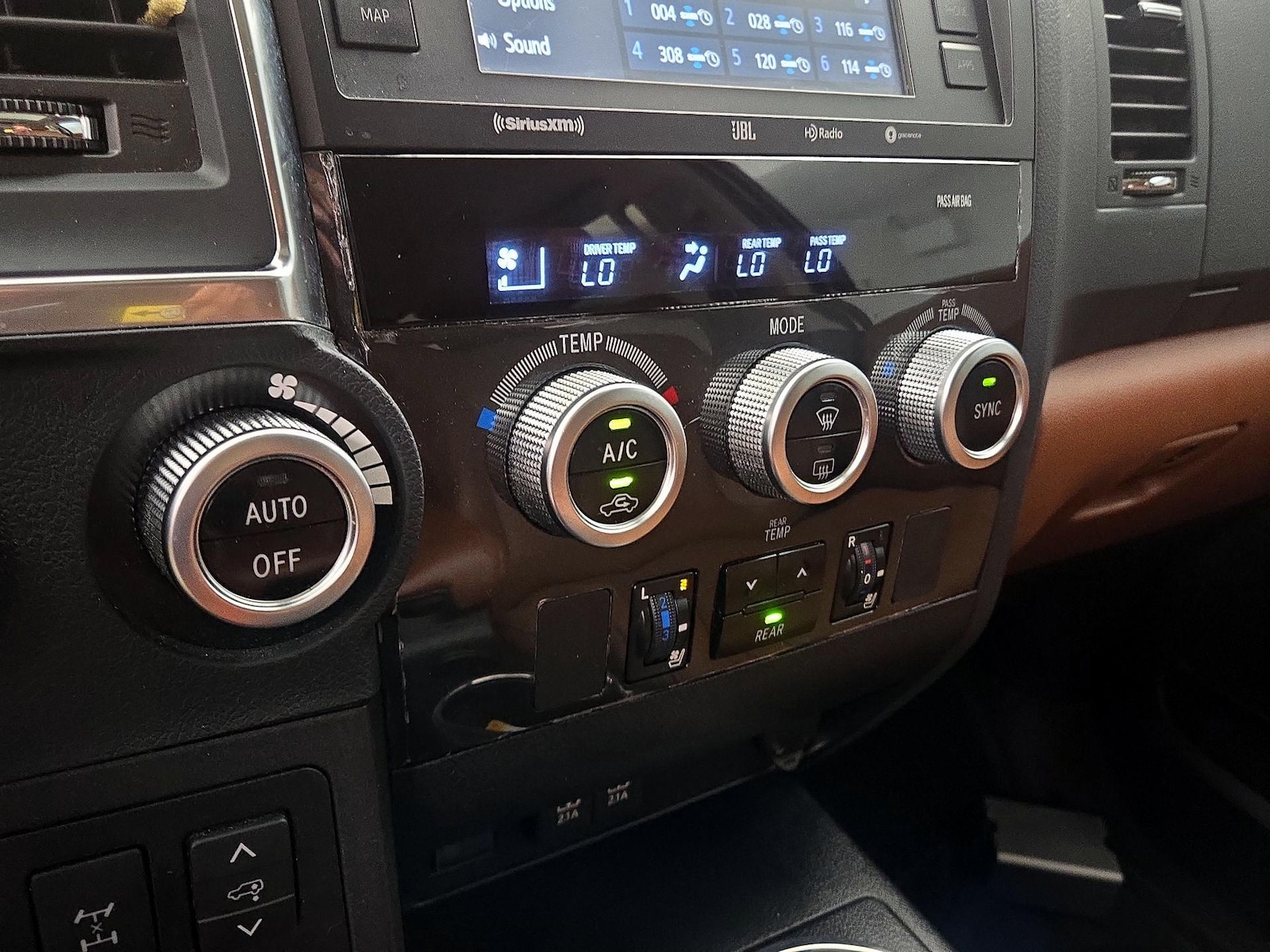 2021 Toyota Sequoia Platinum - Photo 18