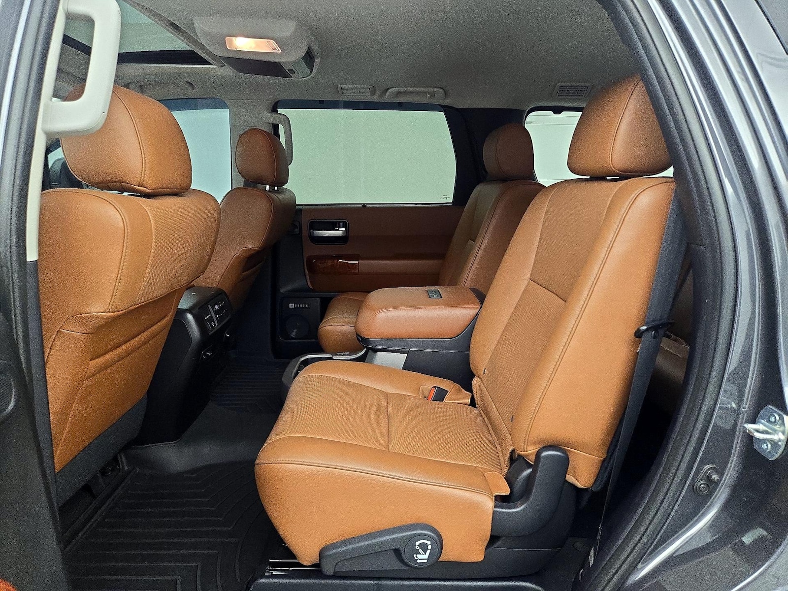 2021 Toyota Sequoia Platinum - Photo 22