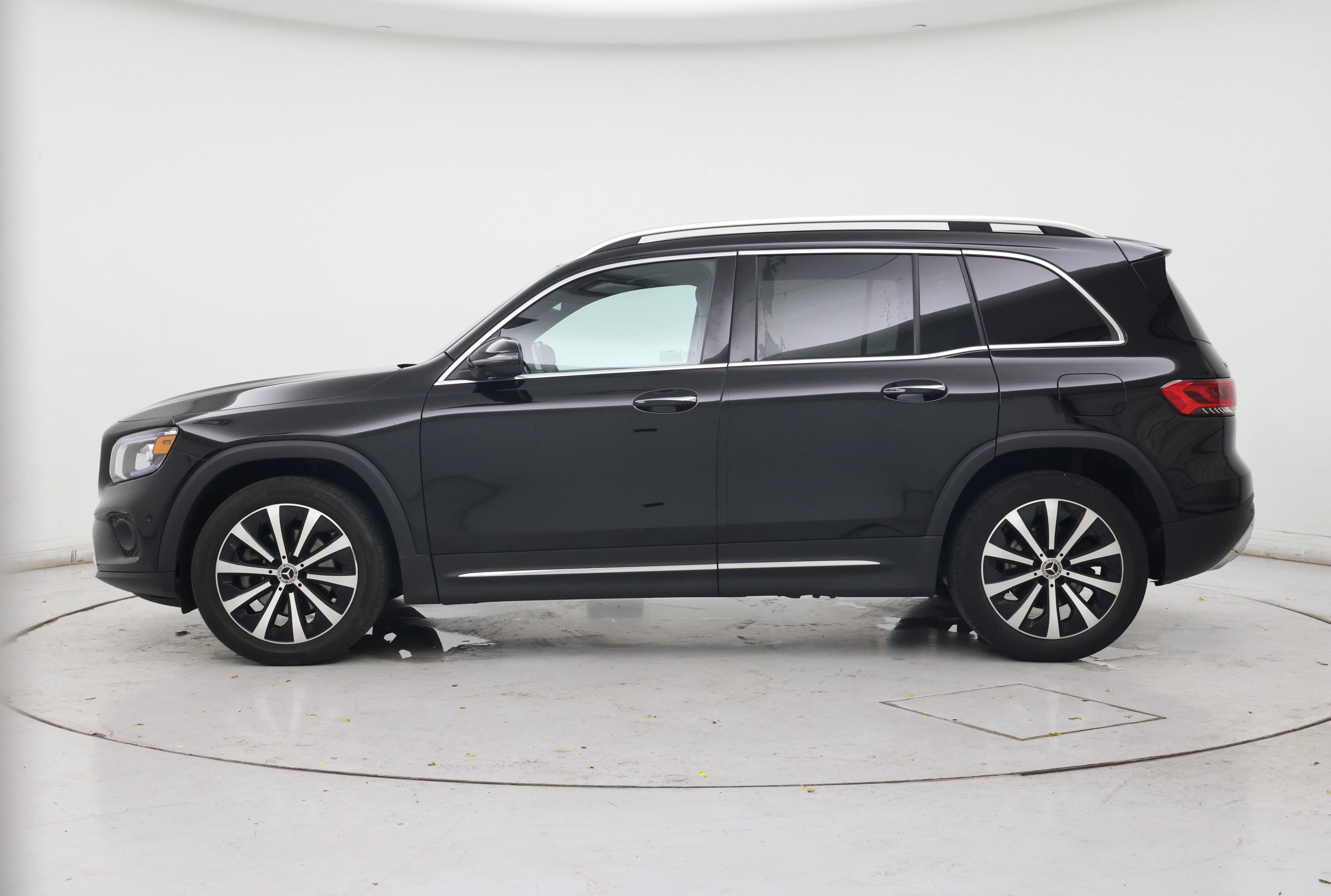 Thumbnail: 2023 Mercedes-Benz GLB - 3