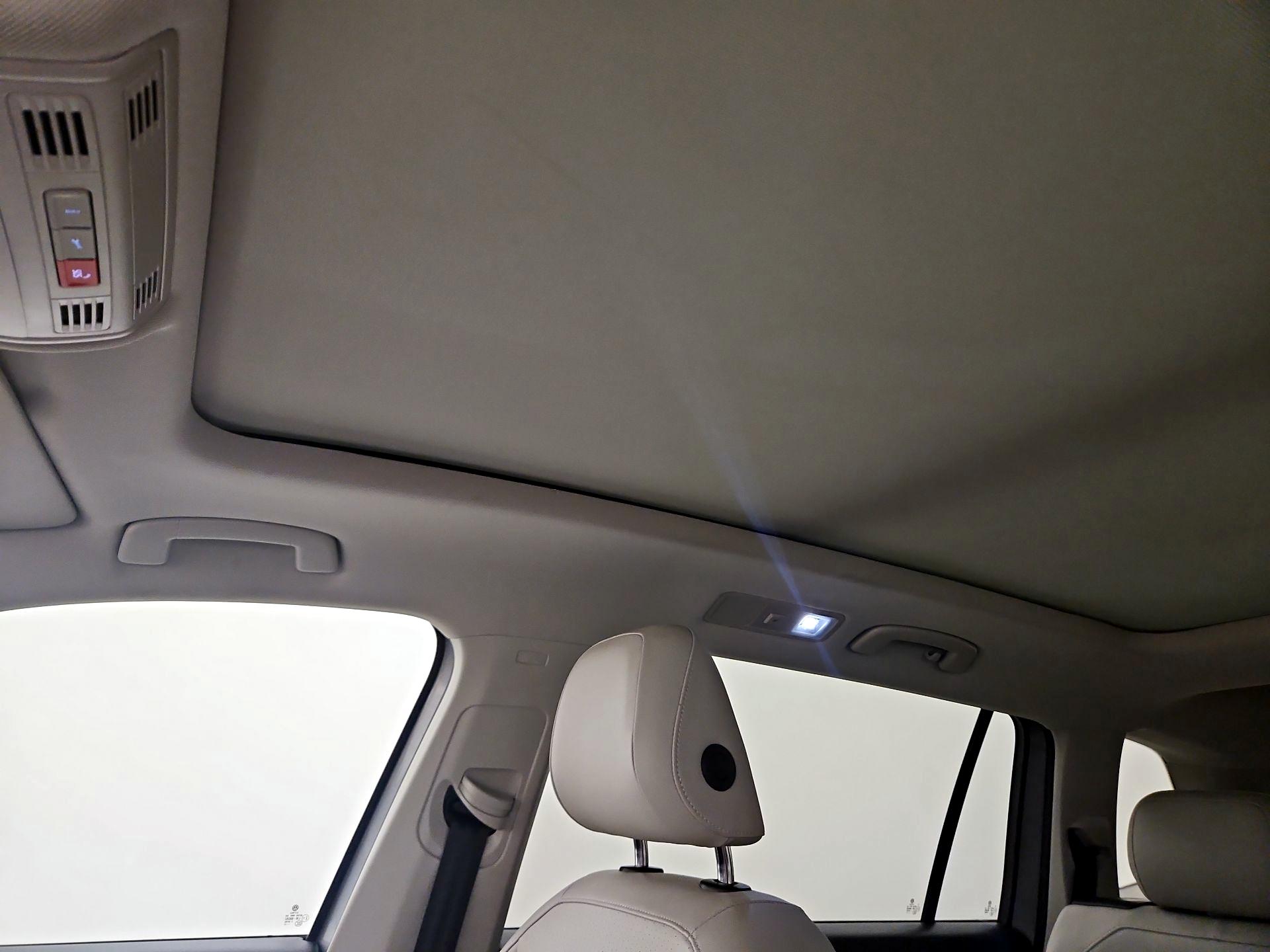 Thumbnail: 2021 Volkswagen Tiguan - 19
