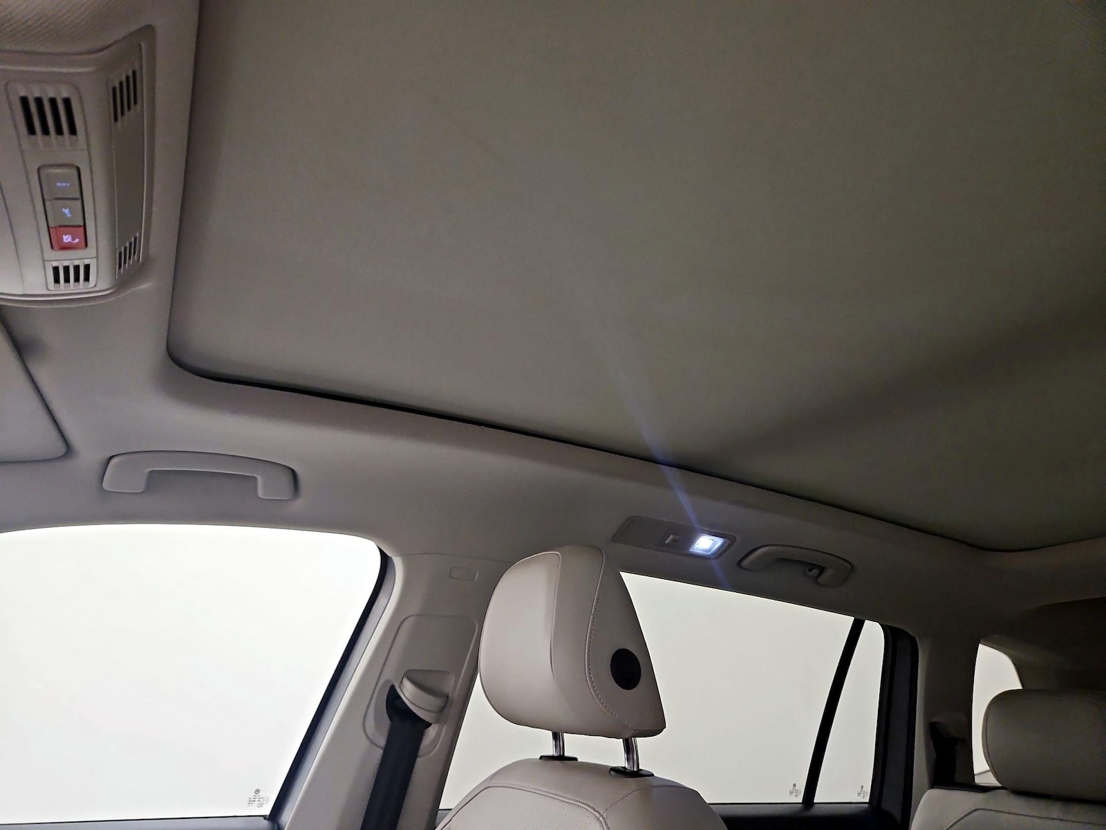 2021 Volkswagen Tiguan SE - Photo 20