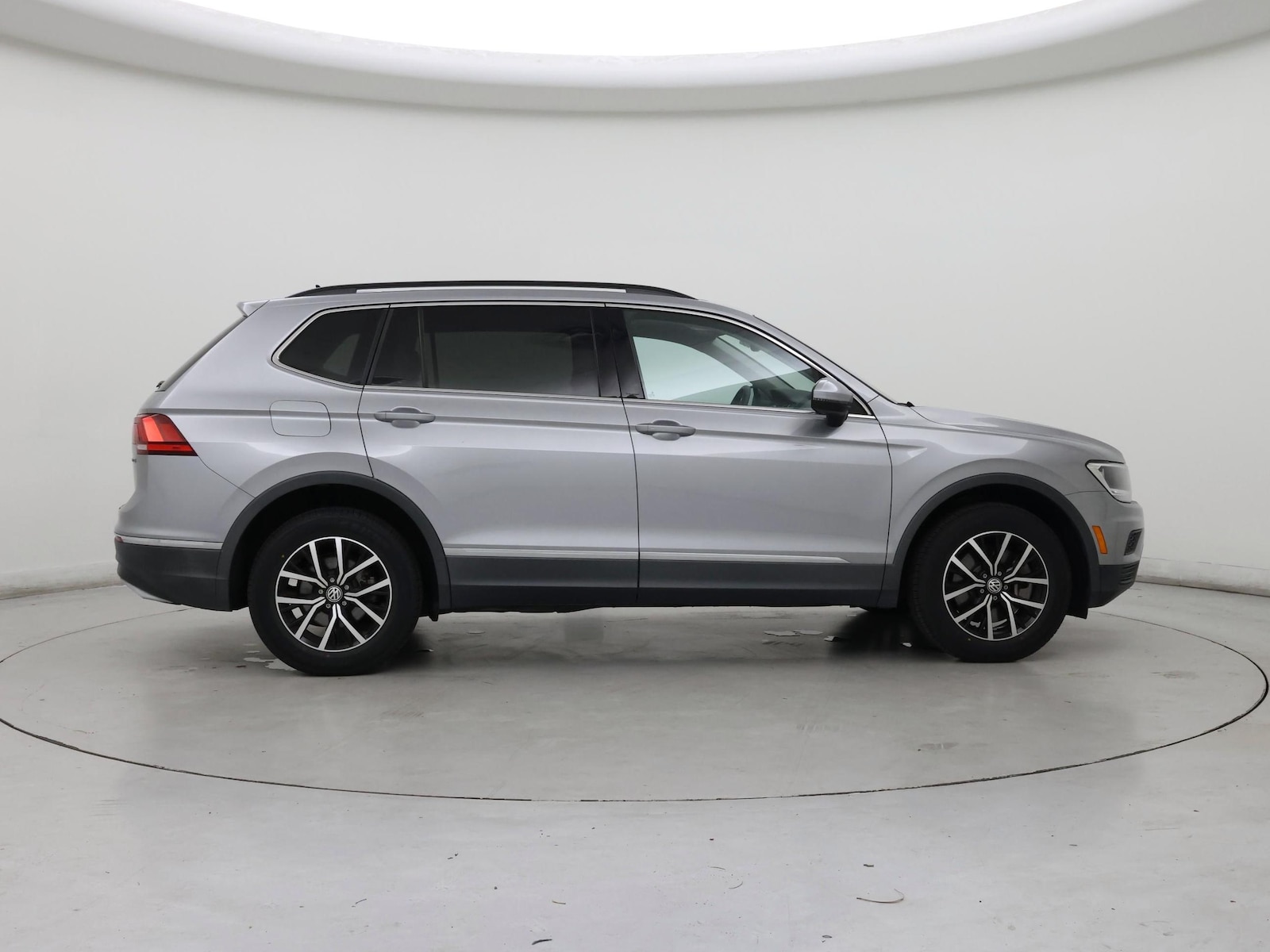2021 Volkswagen Tiguan SE - Photo 8