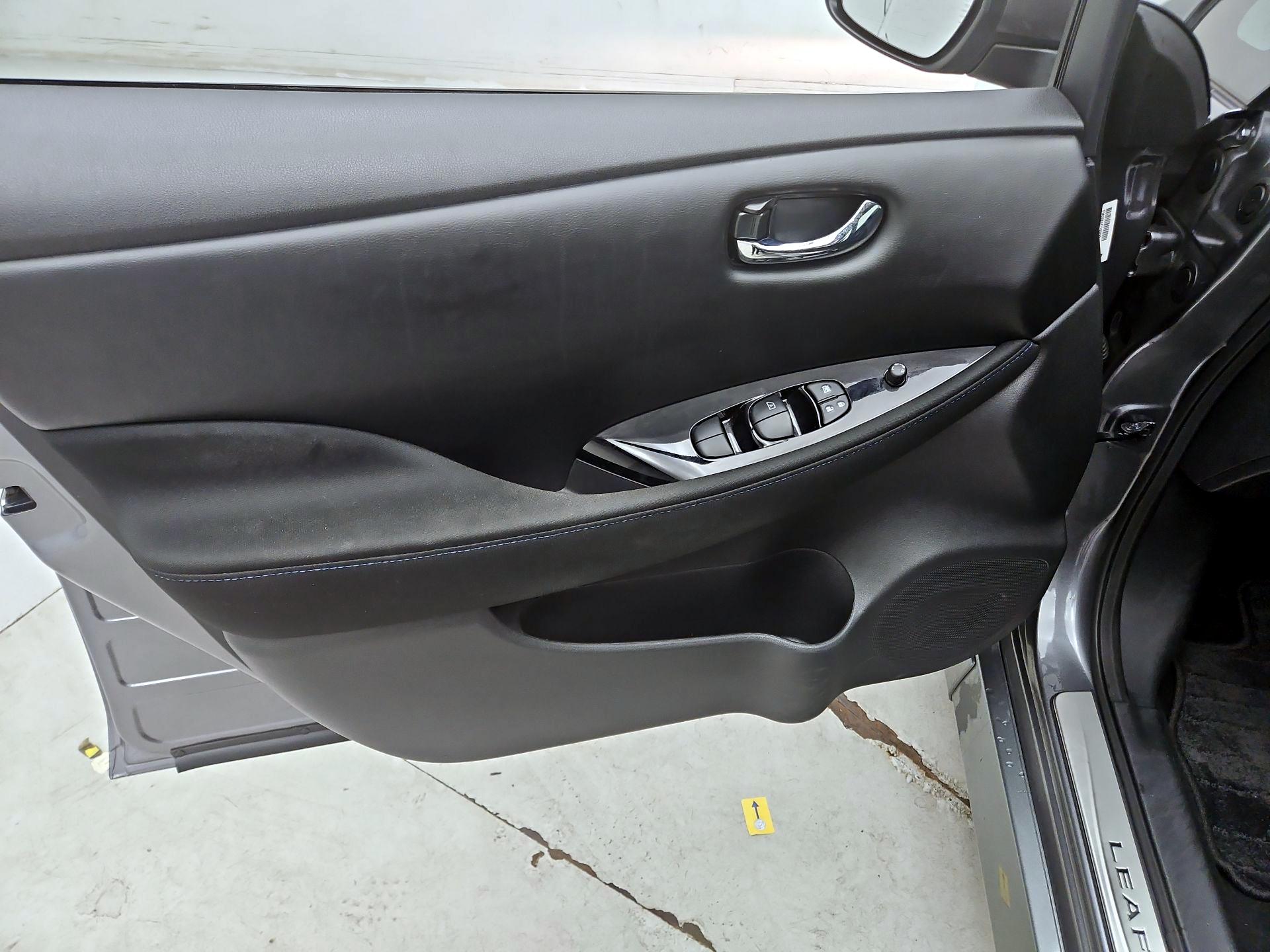 Thumbnail: 2024 Nissan Leaf - 12