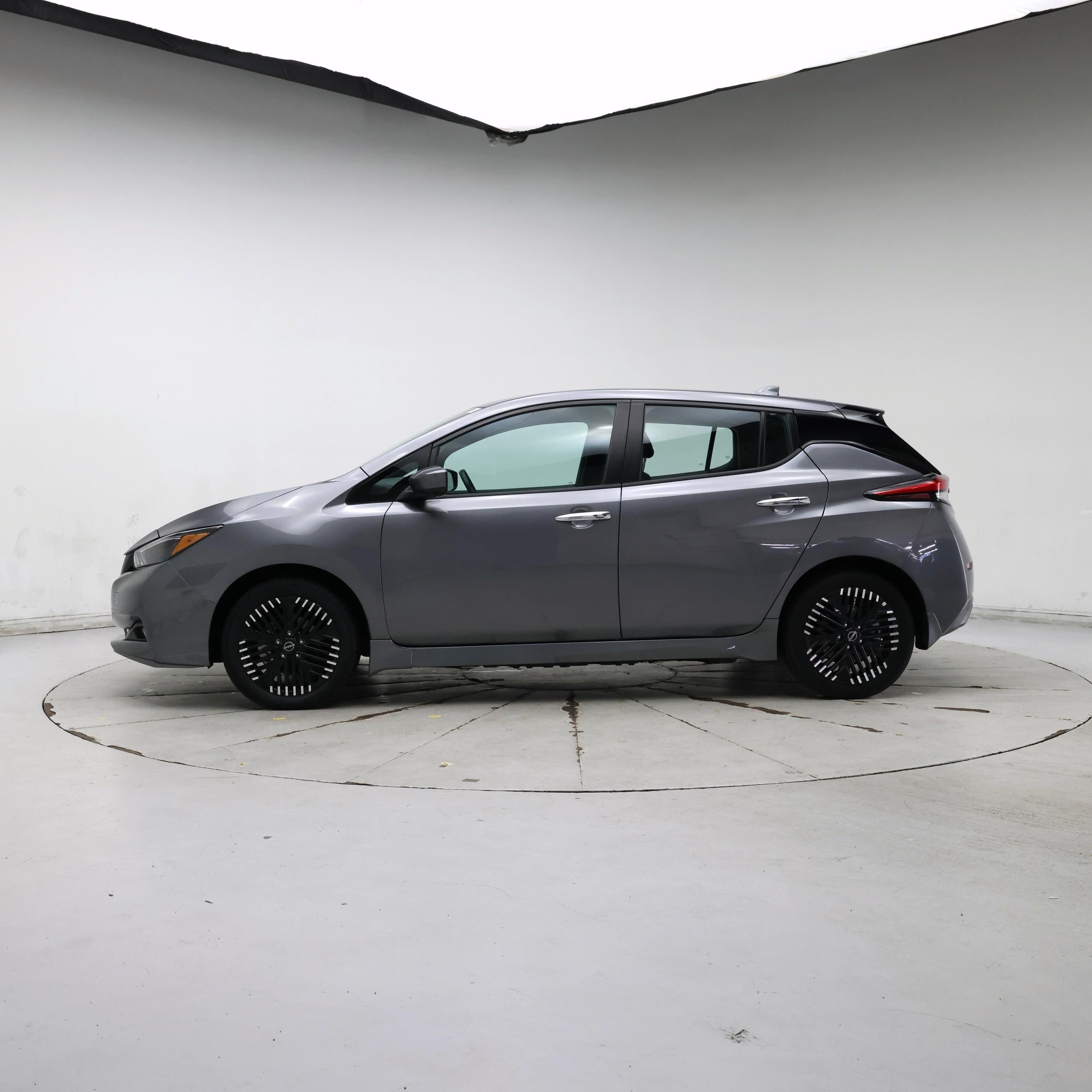 Thumbnail: 2024 Nissan Leaf - 3