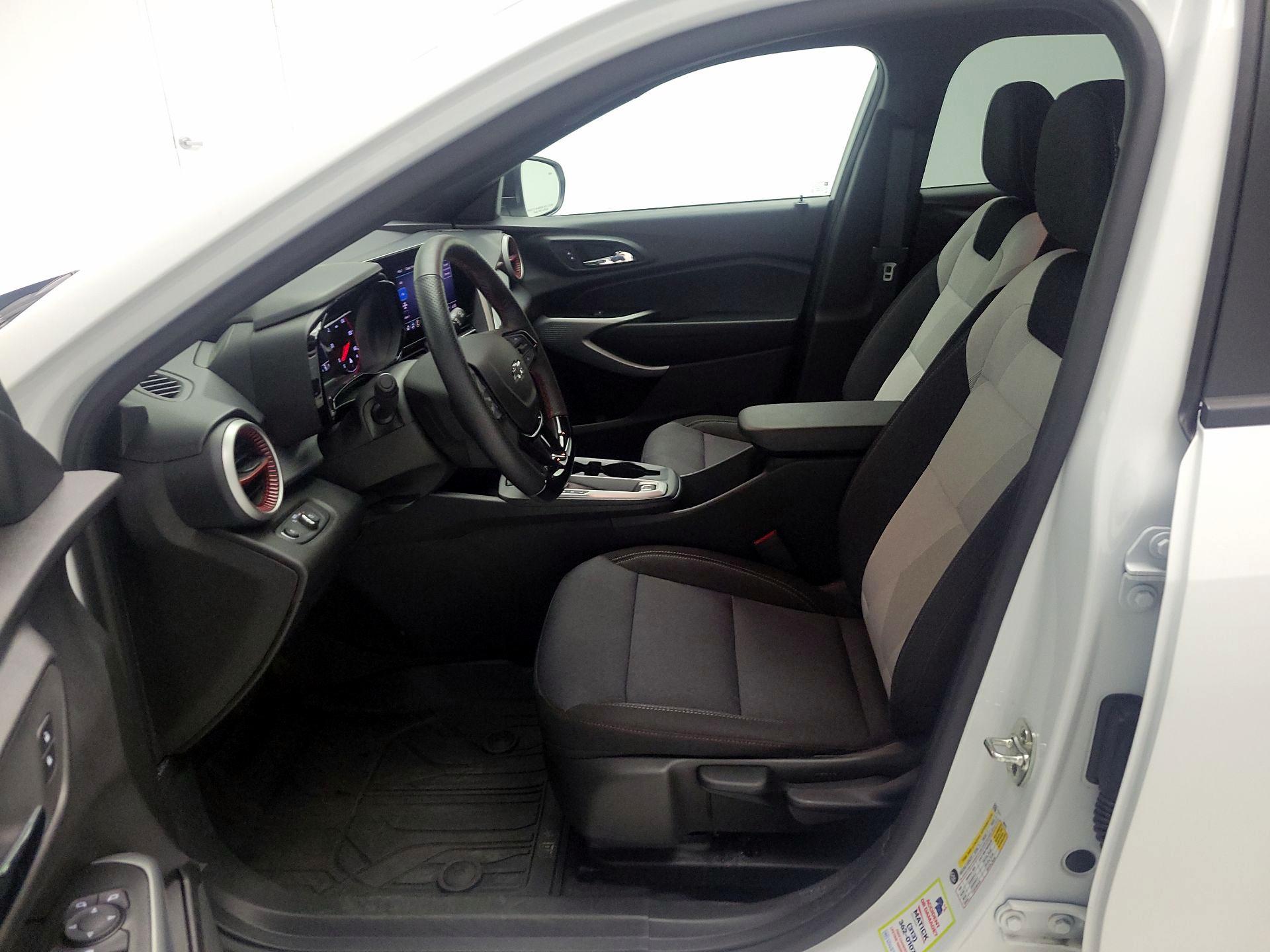 Thumbnail: 2025 Chevrolet Trax - 11