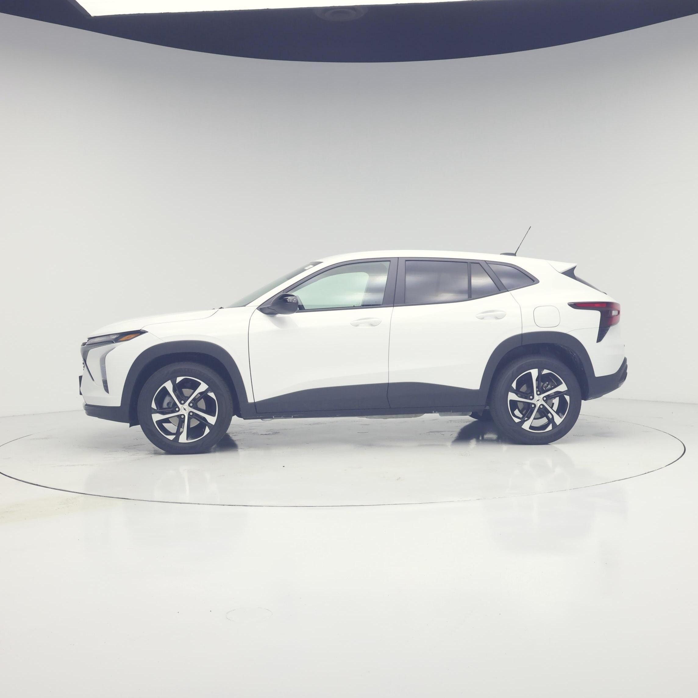 Thumbnail: 2025 Chevrolet Trax - 3