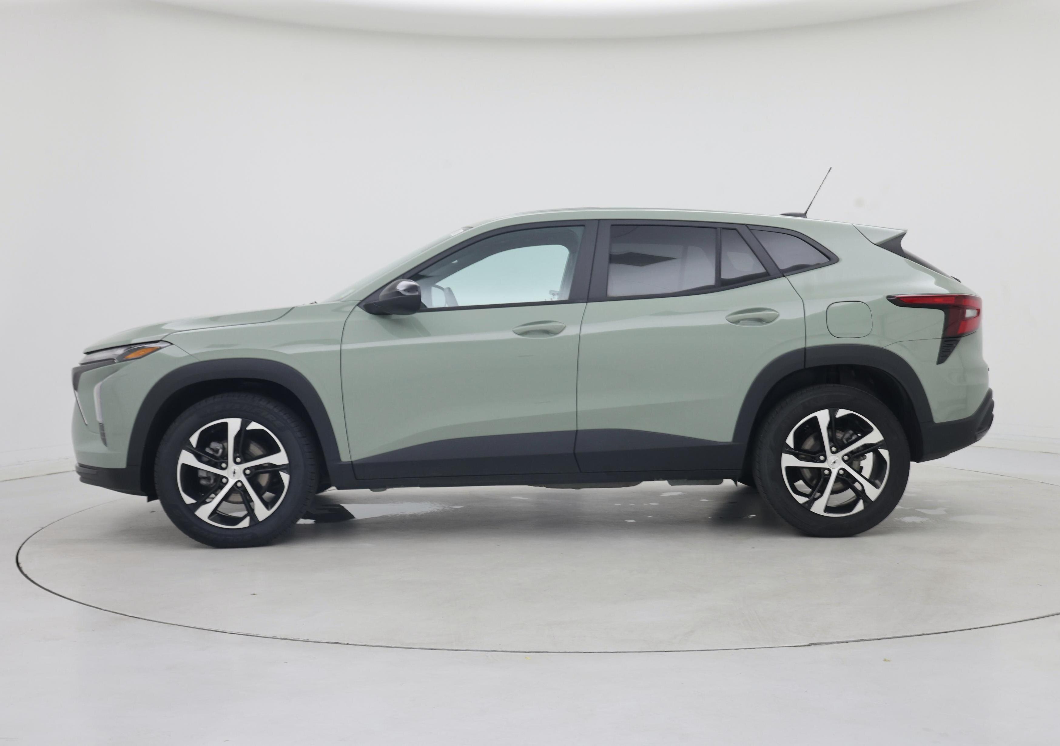 Thumbnail: 2024 Chevrolet Trax - 3