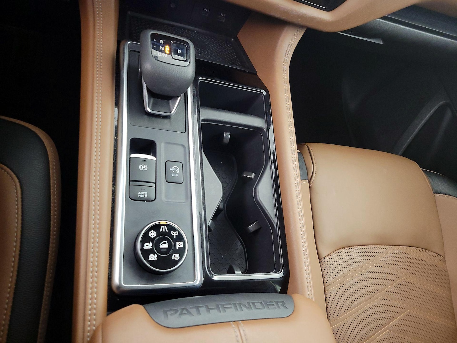 2024 Nissan Pathfinder Platinum - Photo 18