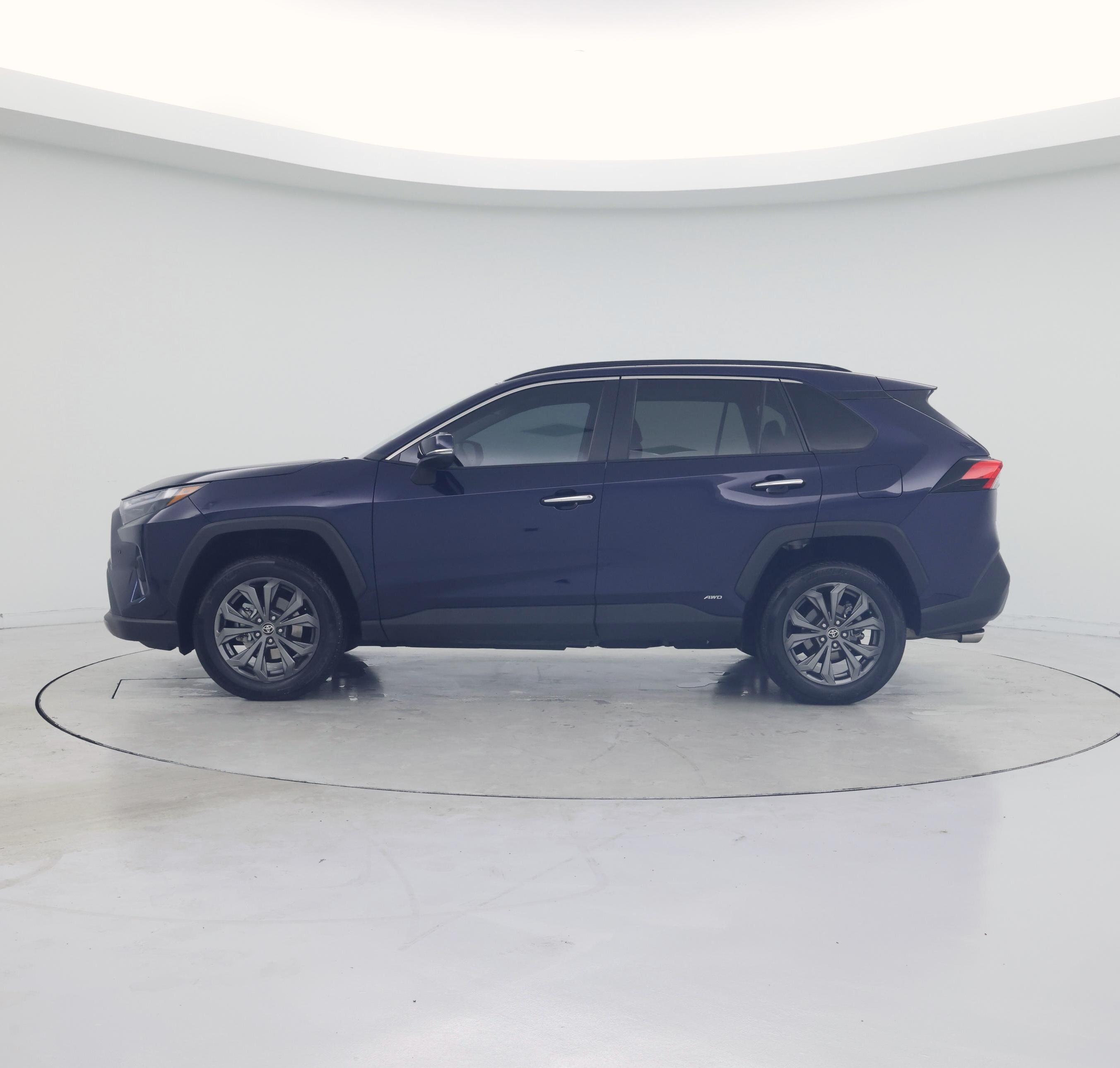Thumbnail: 2022 Toyota RAV4 - 3