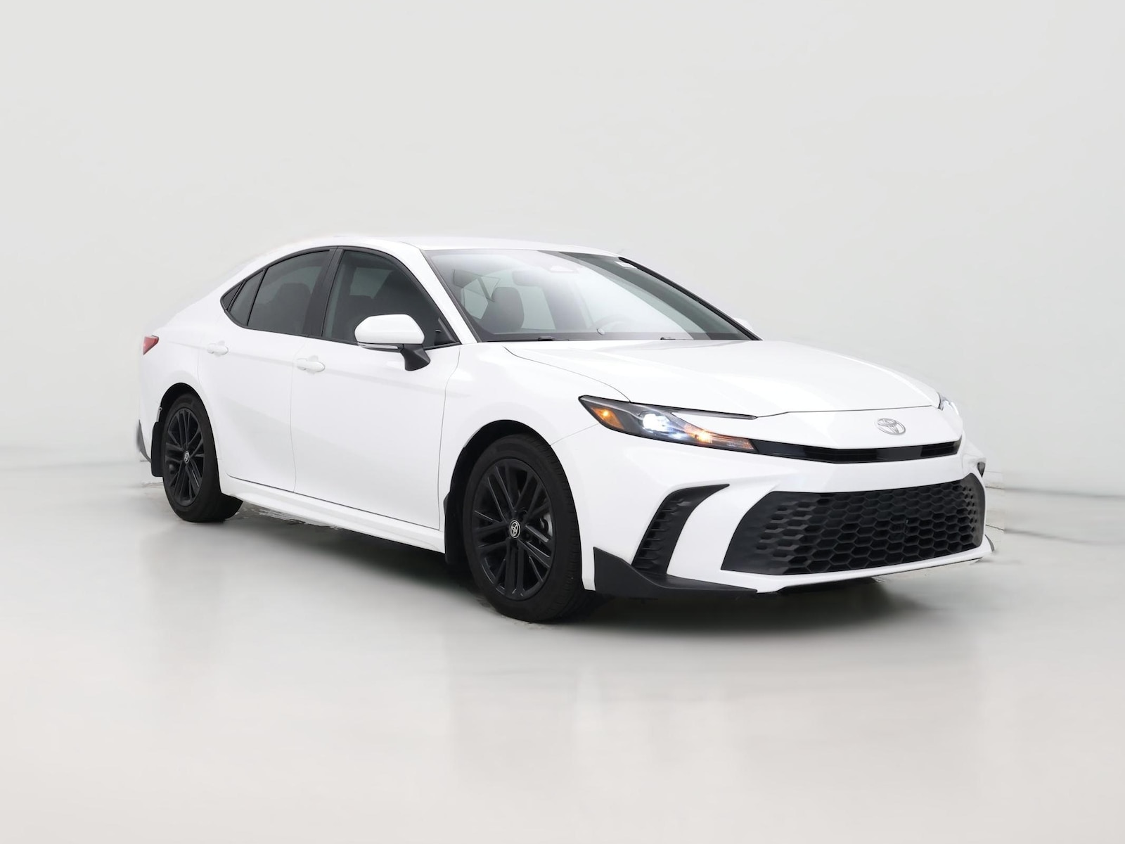 2025 Toyota Camry SE - Photo 1