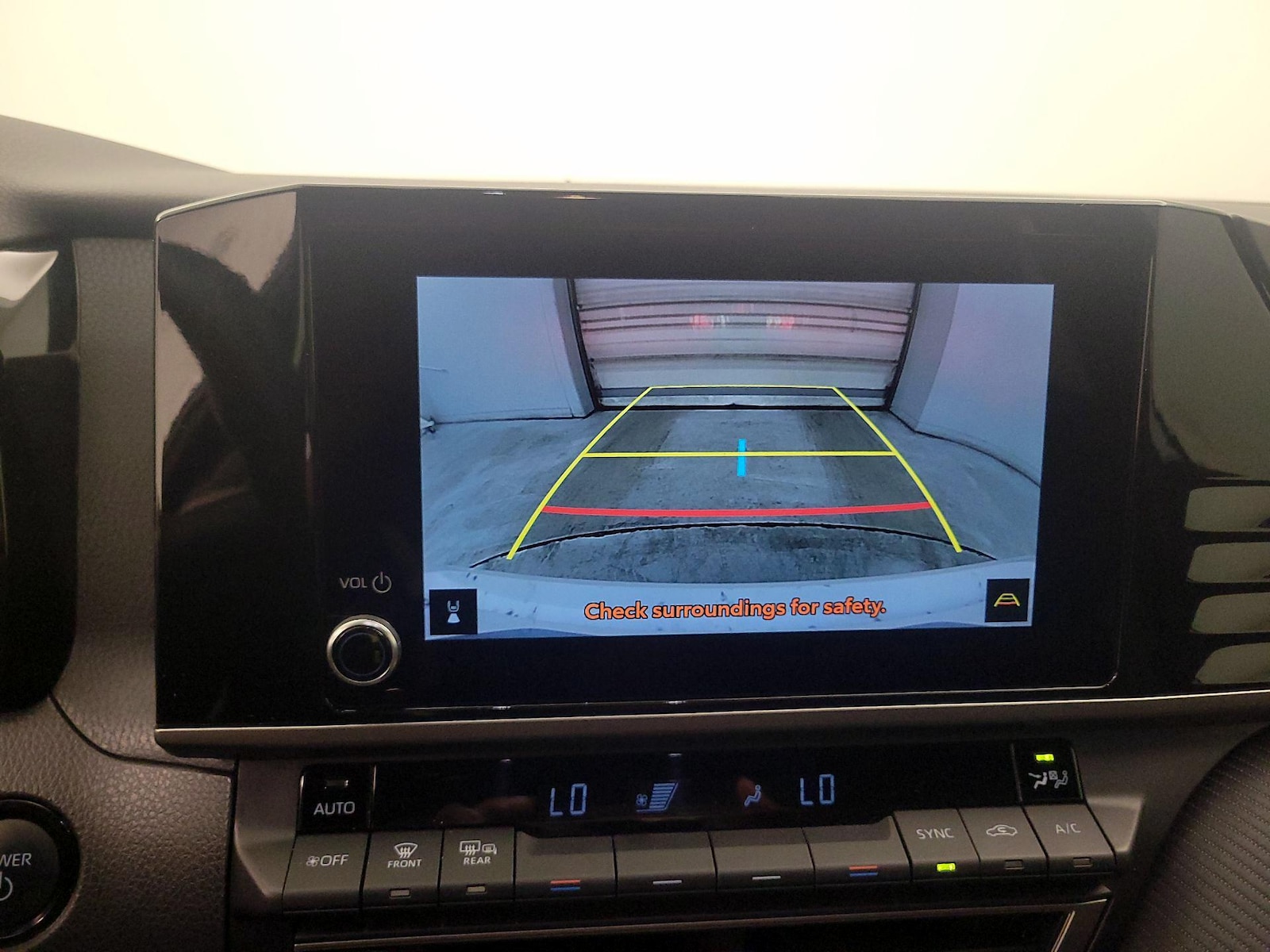 2025 Toyota Camry SE - Photo 15