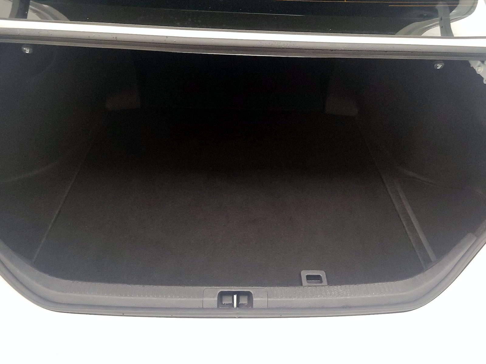 2025 Toyota Camry SE - Photo 21
