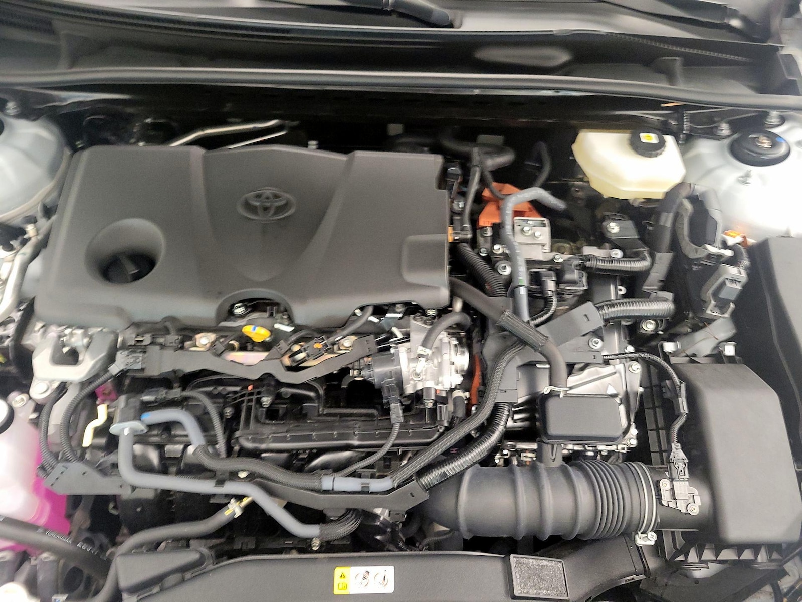 2025 Toyota Camry SE - Photo 22