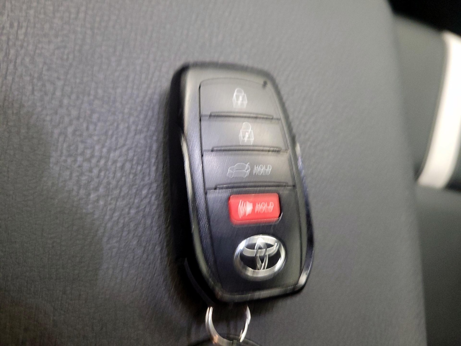 2025 Toyota Camry SE - Photo 23