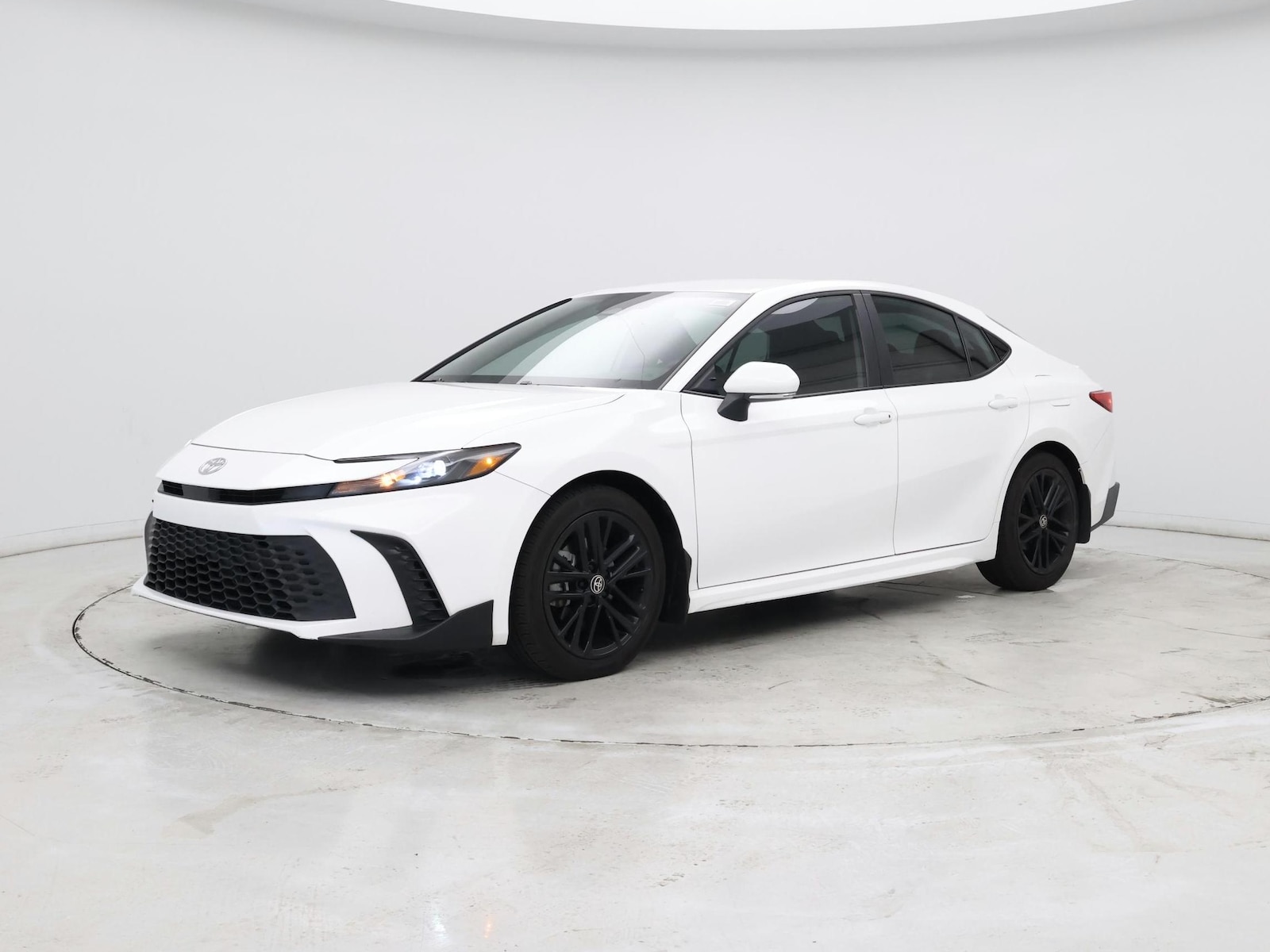 2025 Toyota Camry SE - Photo 4
