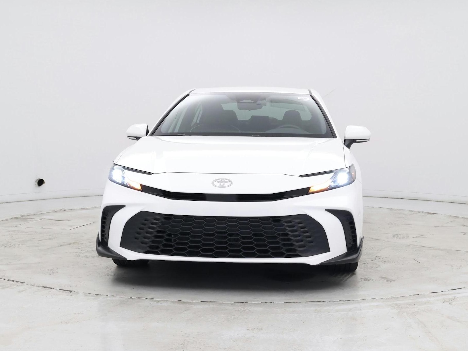 2025 Toyota Camry SE - Photo 5