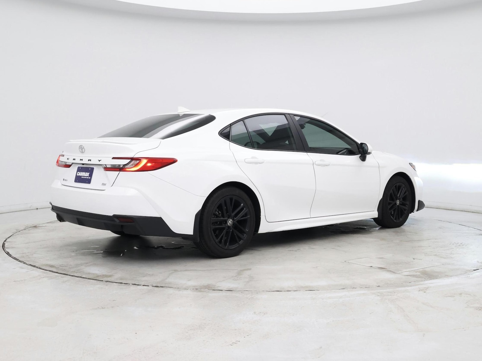 2025 Toyota Camry SE - Photo 7