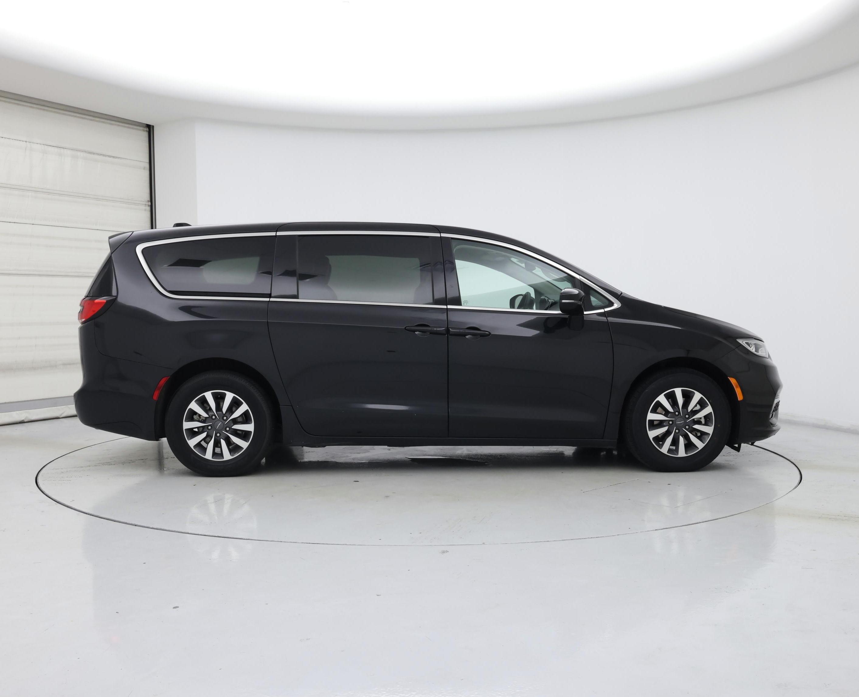 Thumbnail: 2024 Chrysler Pacifica - 7