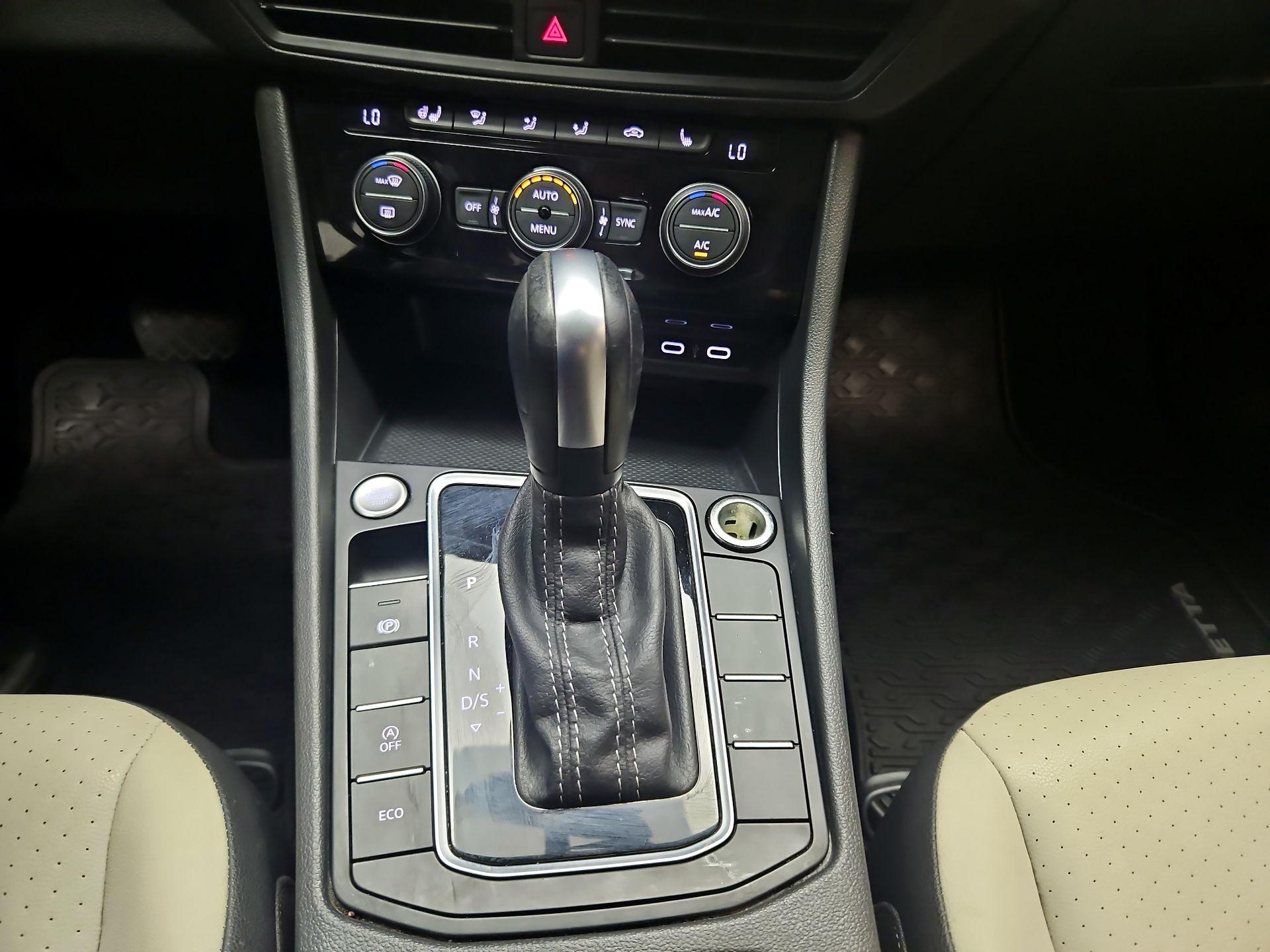 Thumbnail: 2021 Volkswagen Jetta - 16