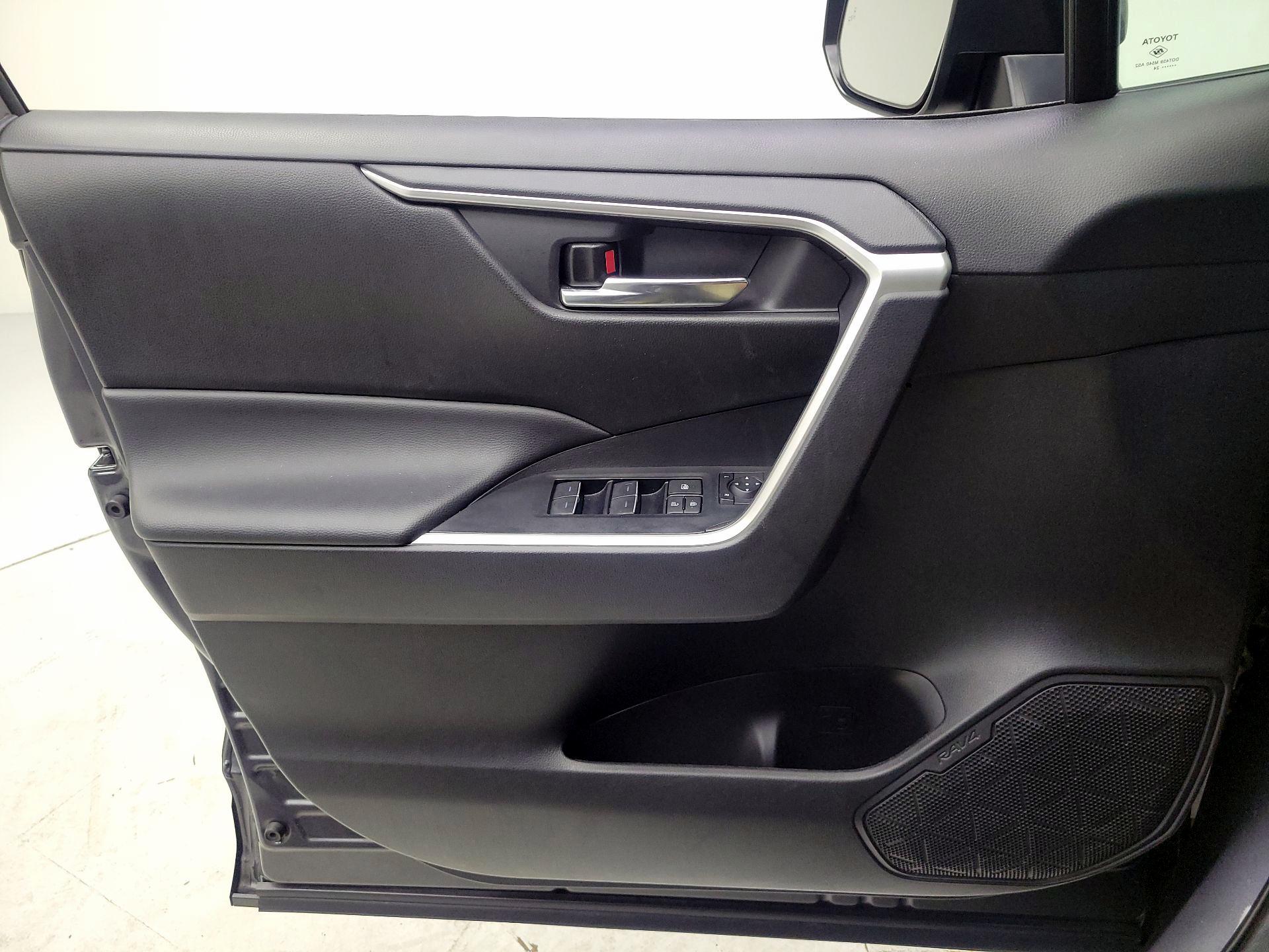 Thumbnail: 2024 Toyota RAV4 - 12