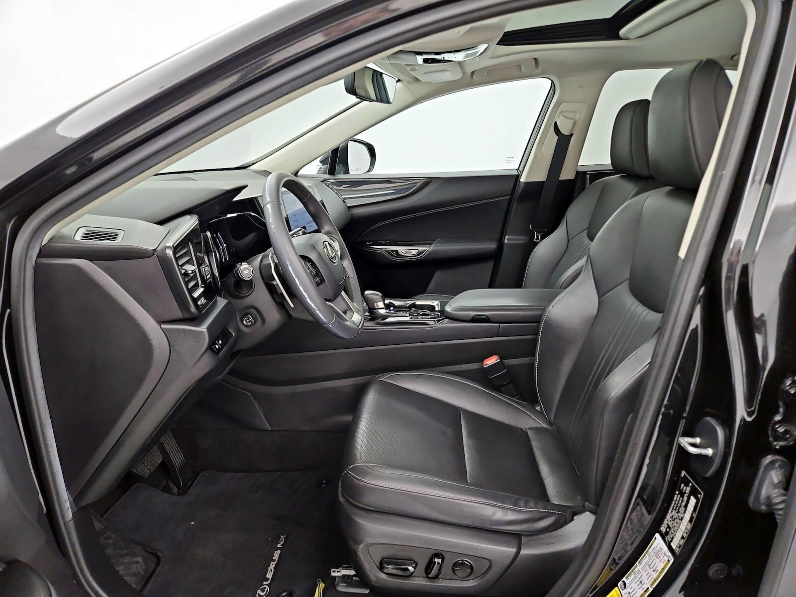 2023 Lexus NX 250 - Photo 12