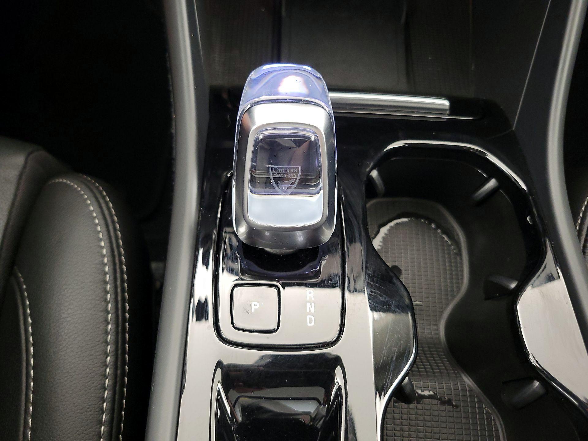 Thumbnail: 2025 Volvo XC40 - 18