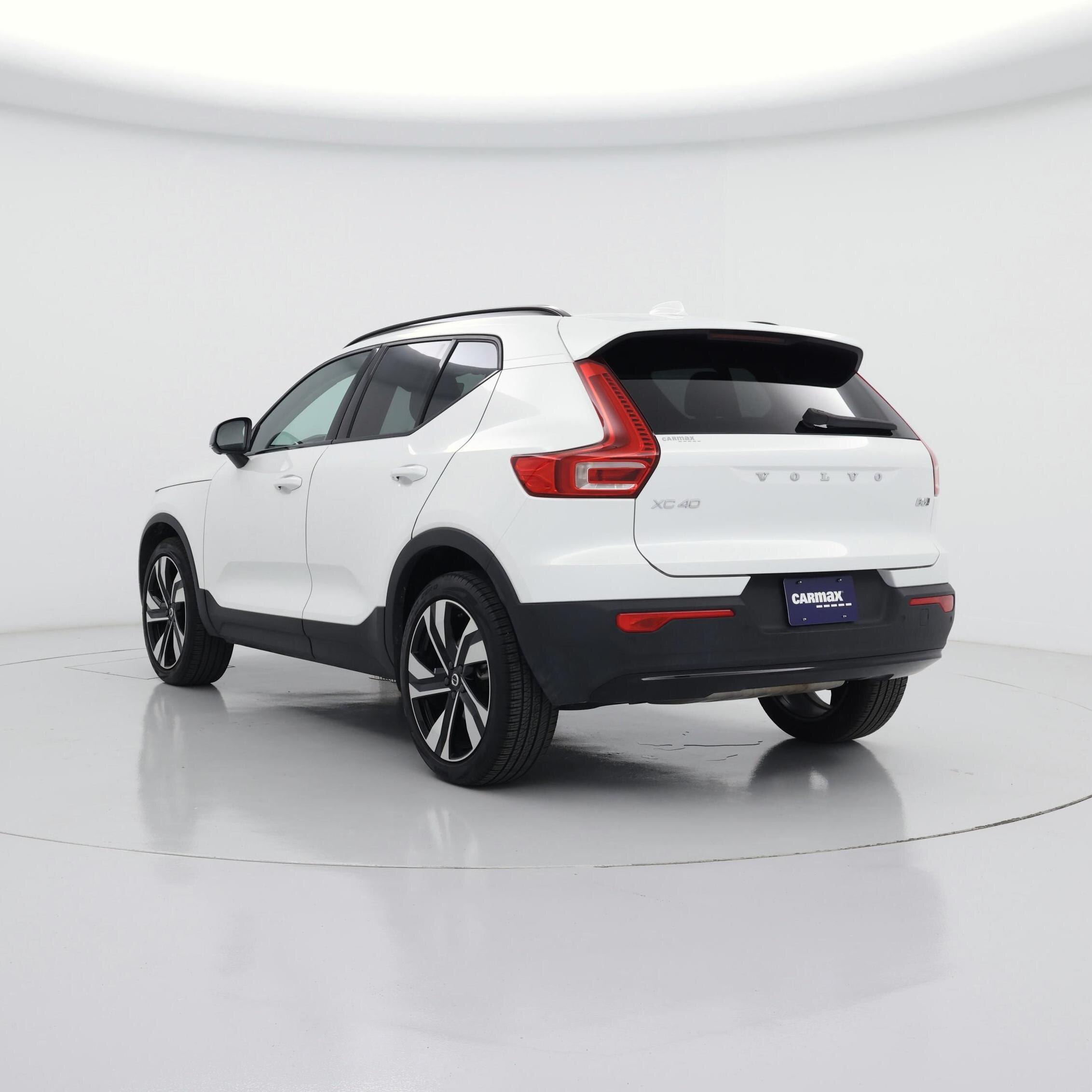 Thumbnail: 2025 Volvo XC40 - 2