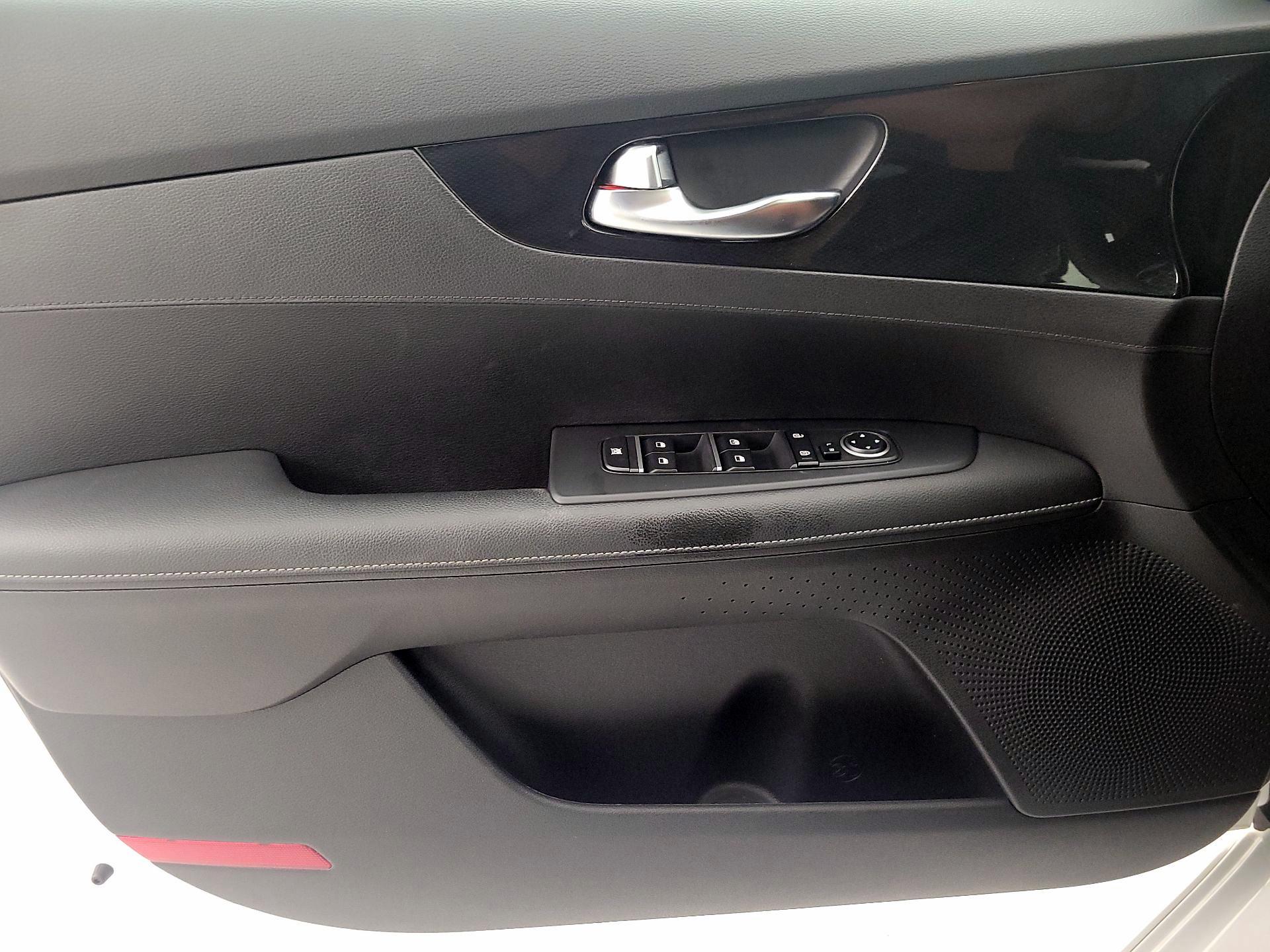 Thumbnail: 2023 Kia Forte - 12