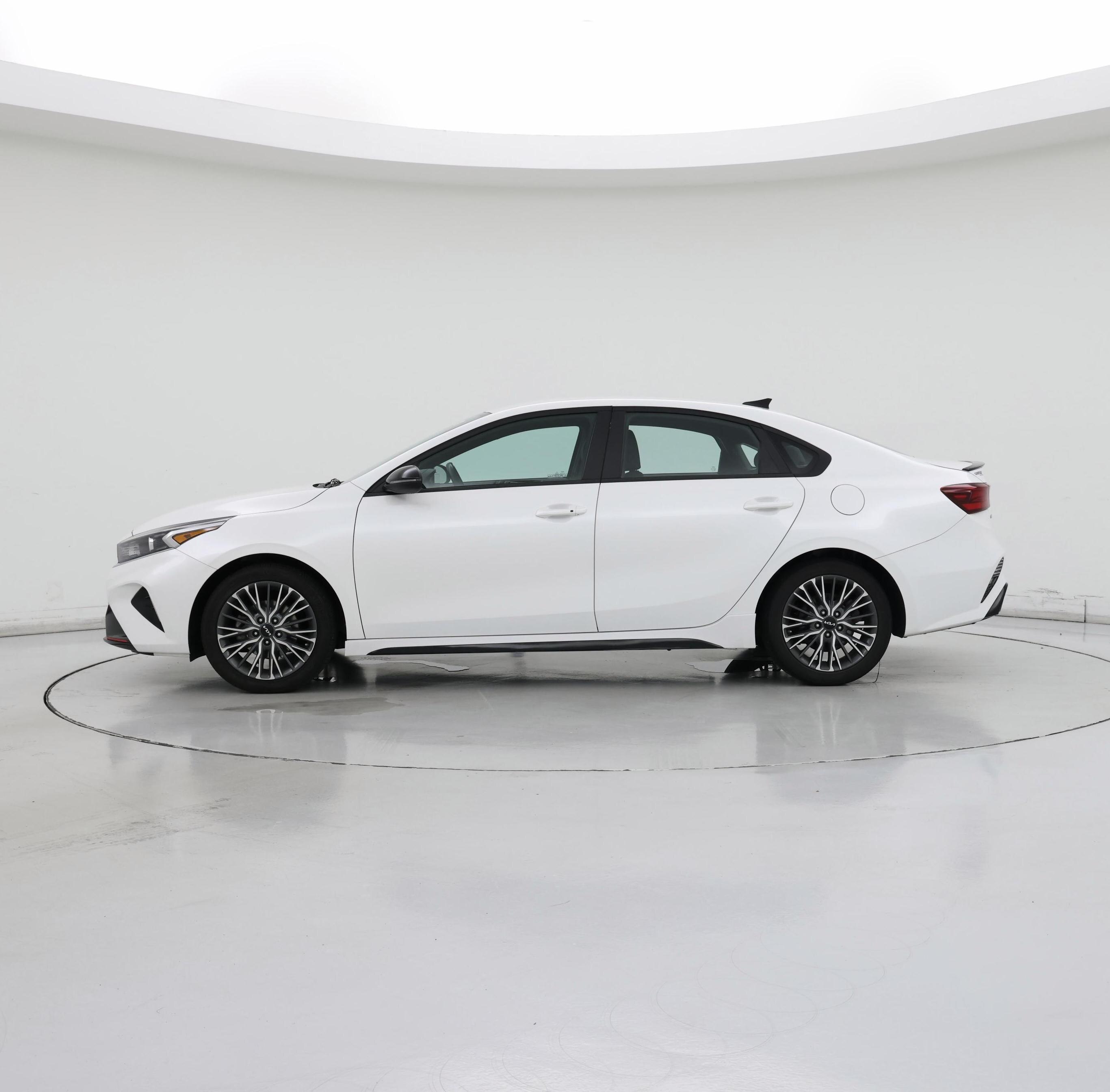 Thumbnail: 2023 Kia Forte - 3