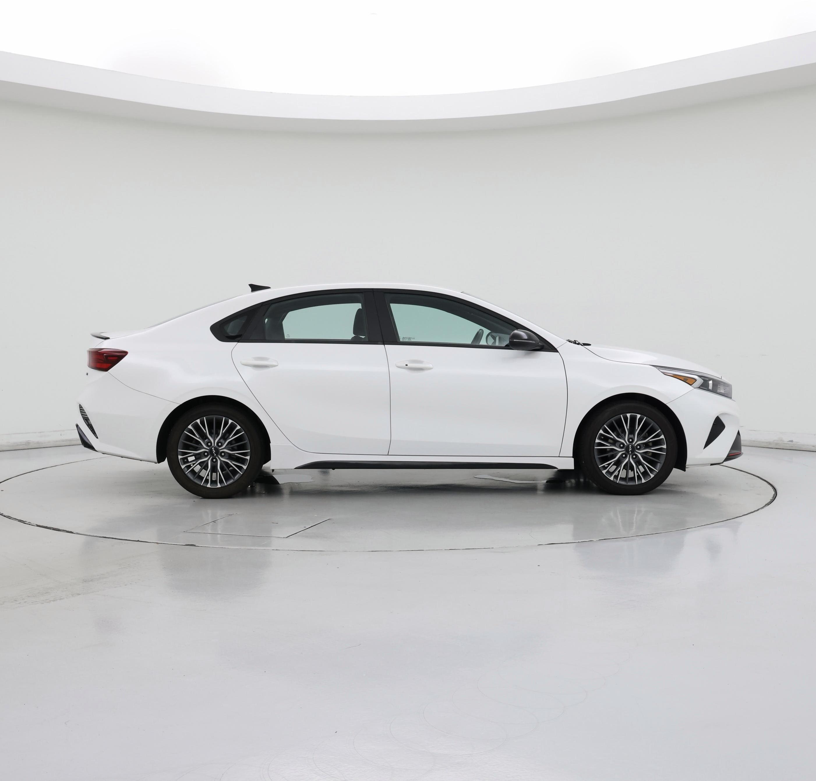 Thumbnail: 2023 Kia Forte - 7