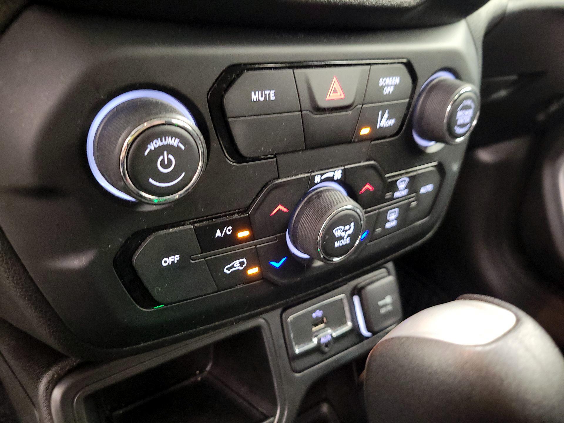 Thumbnail: 2021 Jeep Renegade - 16
