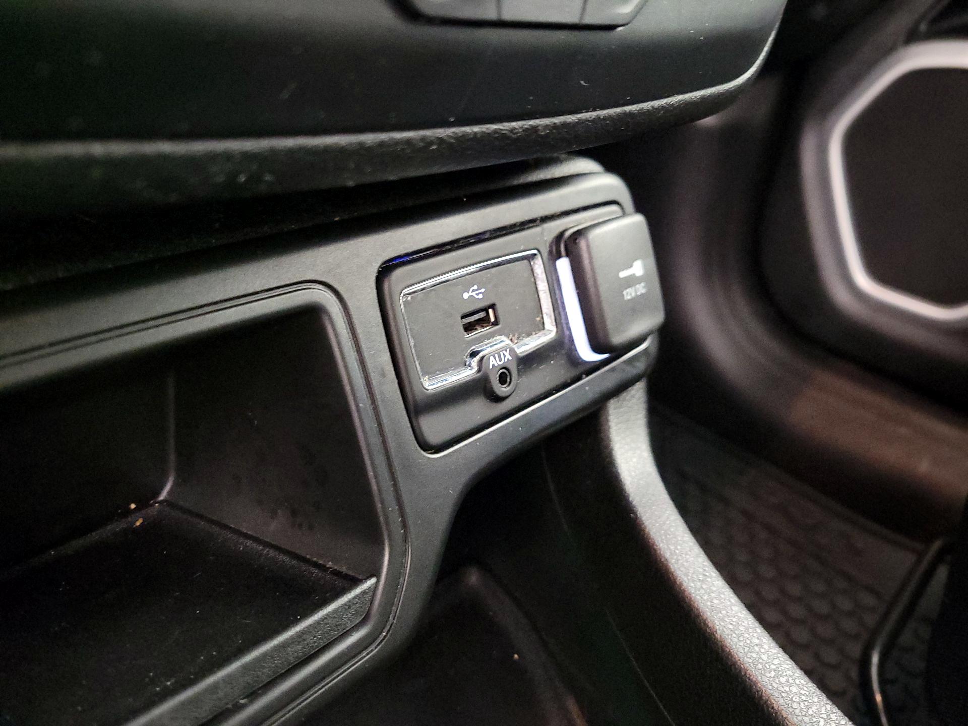 Thumbnail: 2021 Jeep Renegade - 18