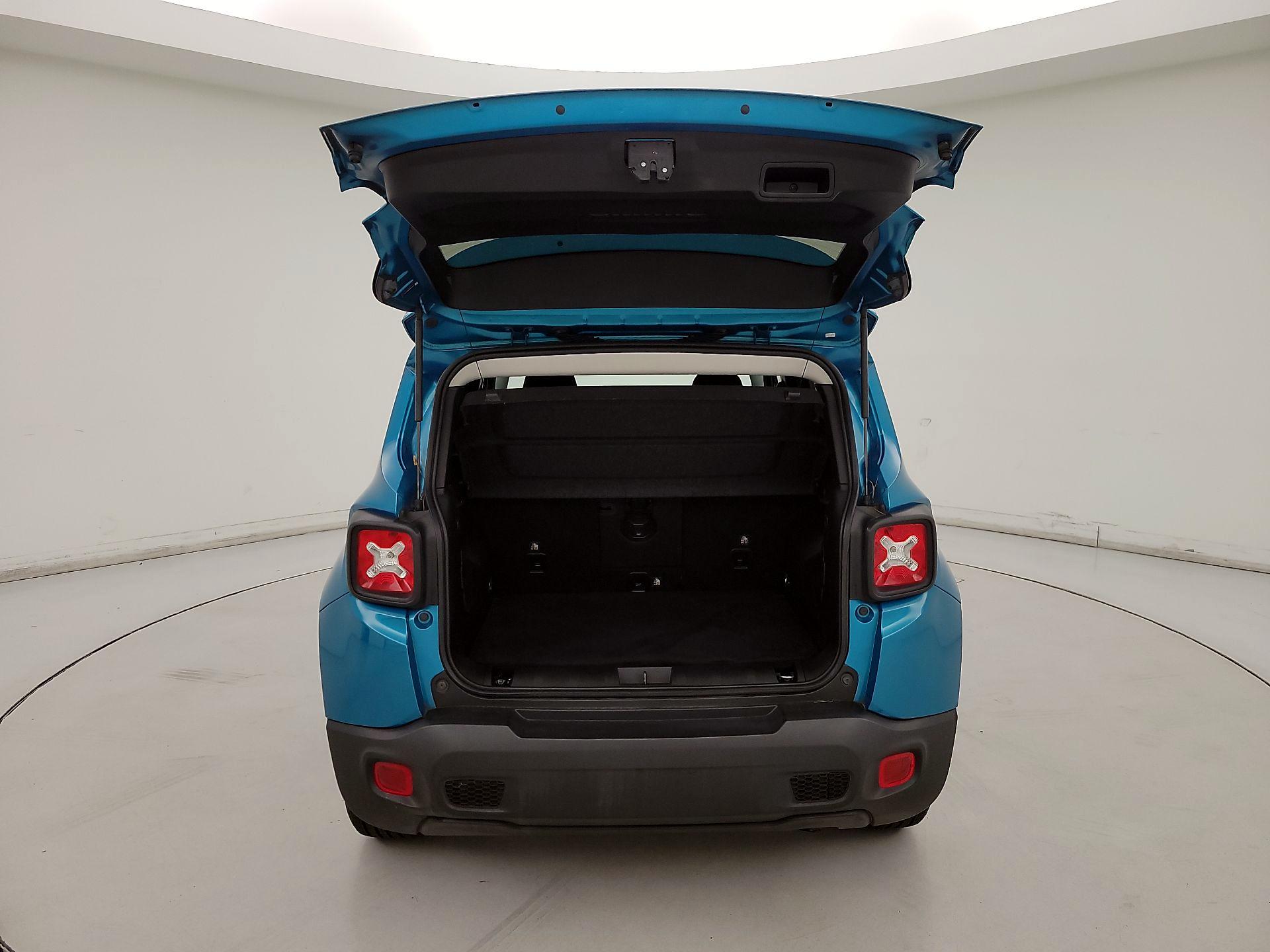 Thumbnail: 2021 Jeep Renegade - 20