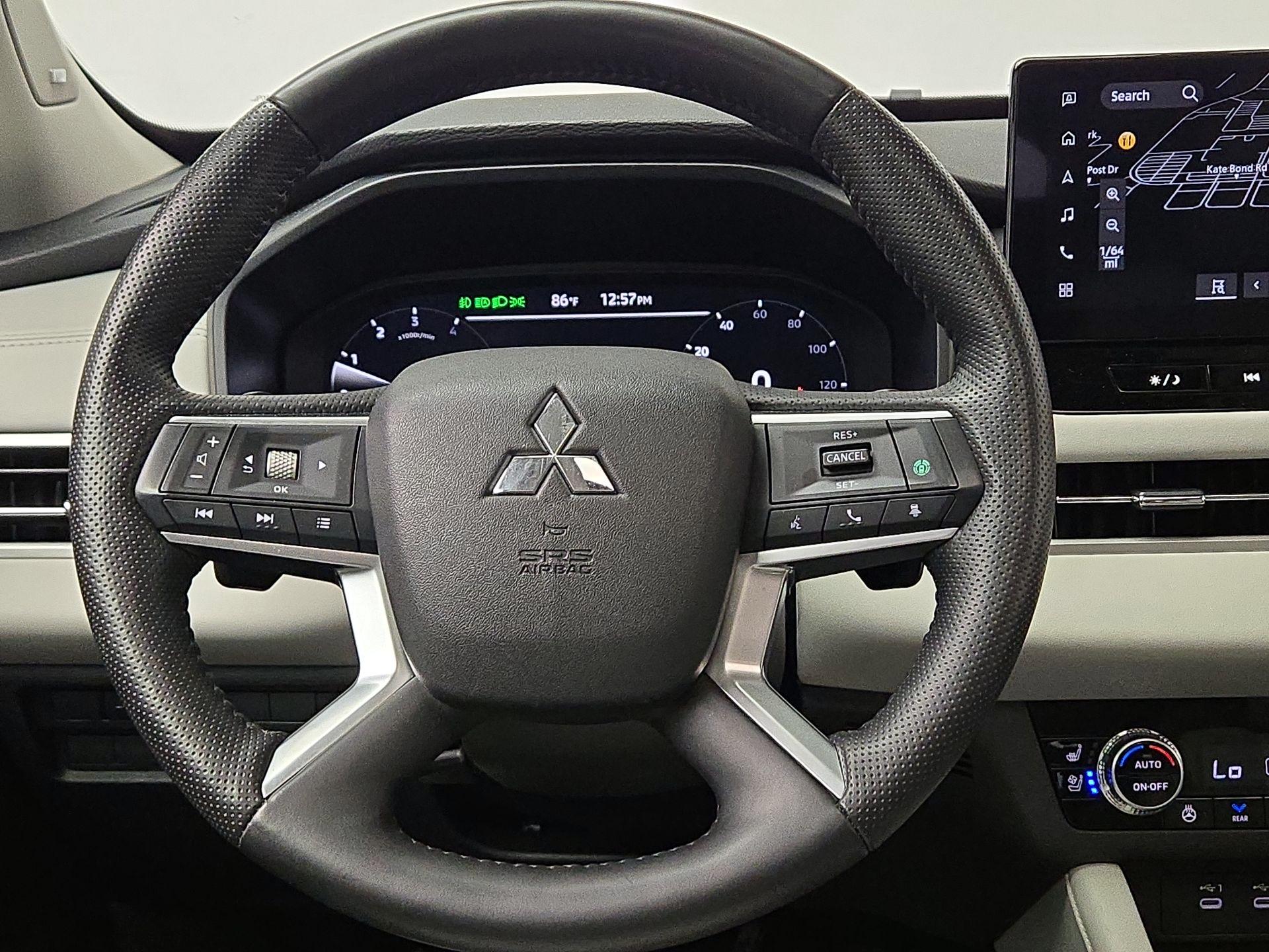 Thumbnail: 2025 Mitsubishi Outlander - 10