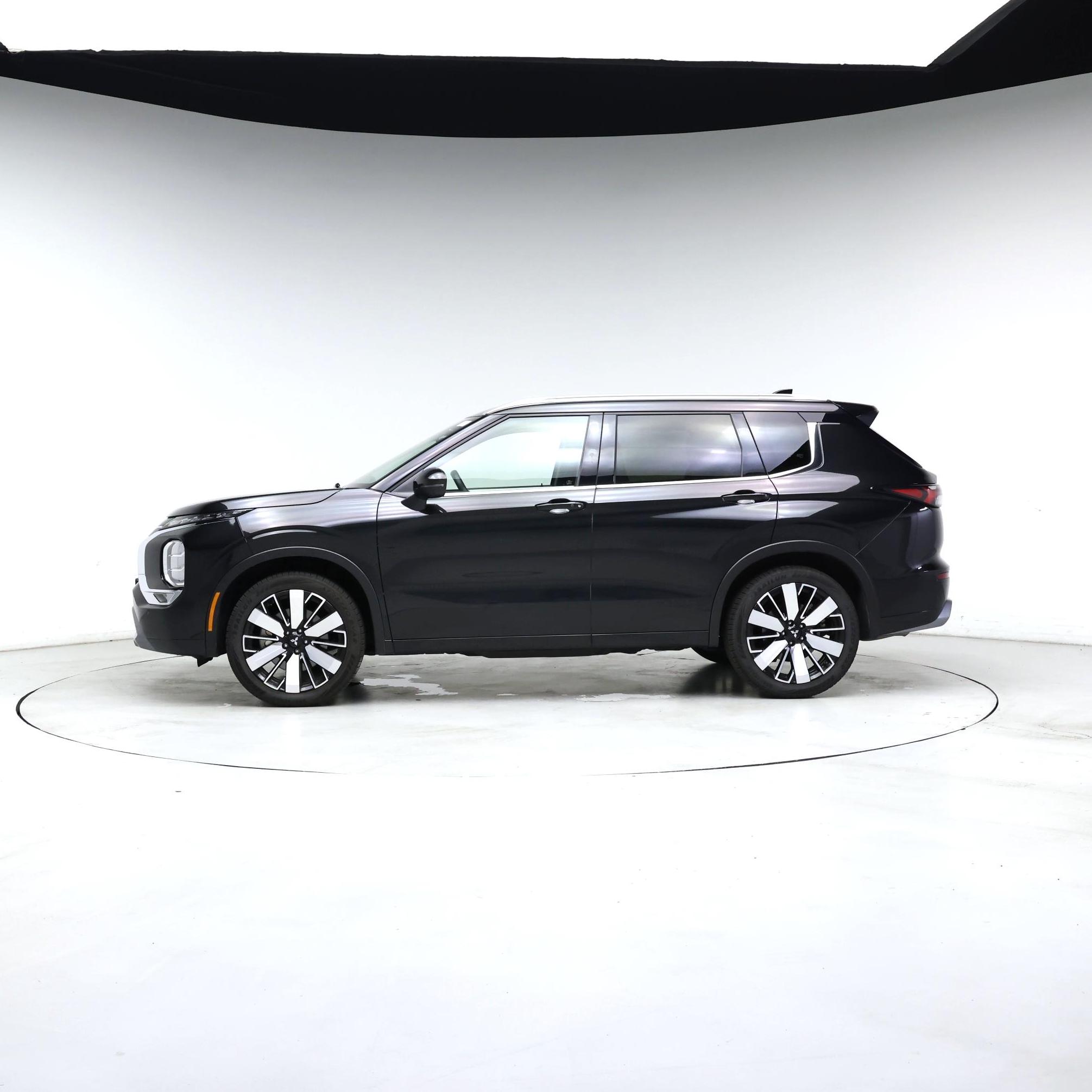 Thumbnail: 2025 Mitsubishi Outlander - 3