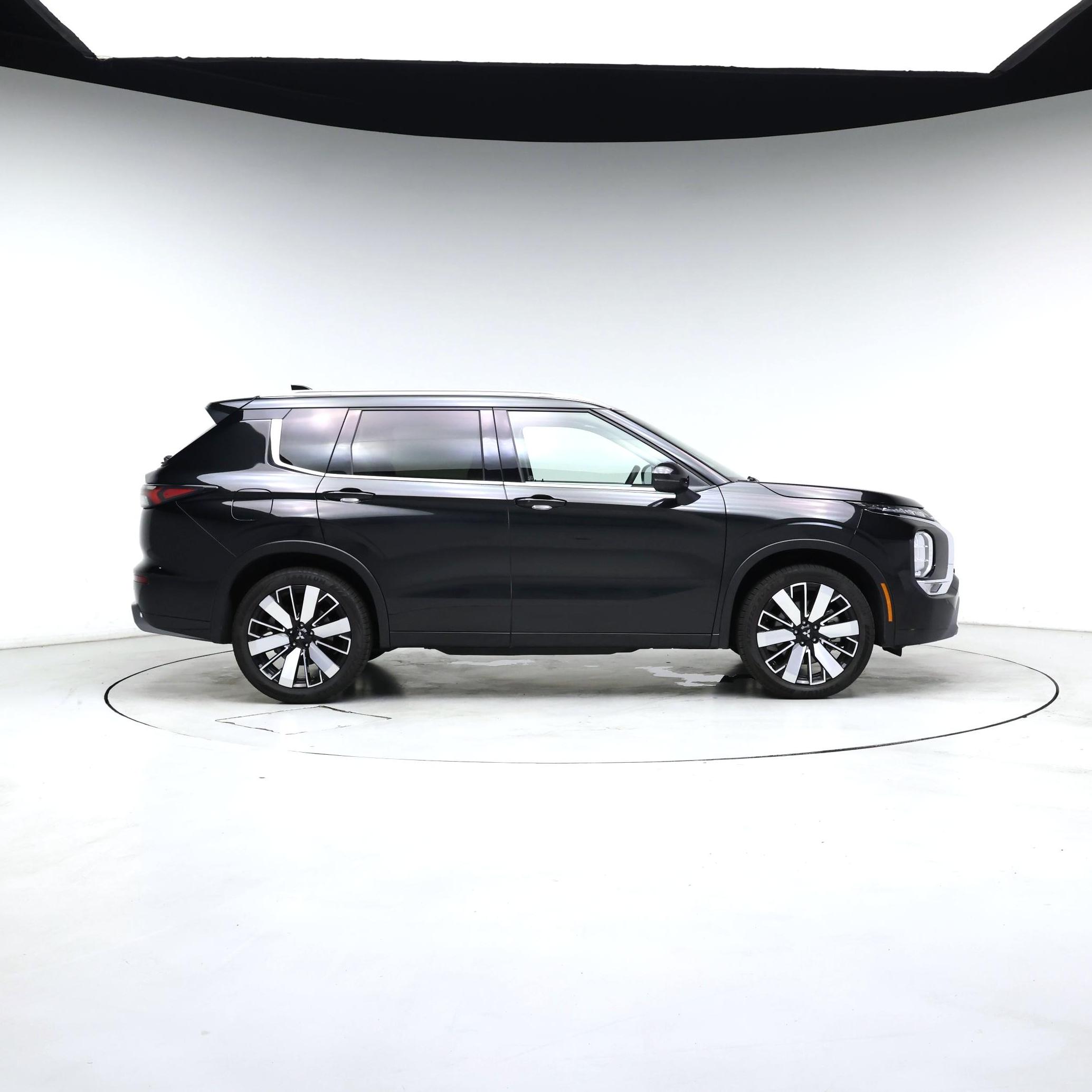 Thumbnail: 2025 Mitsubishi Outlander - 7
