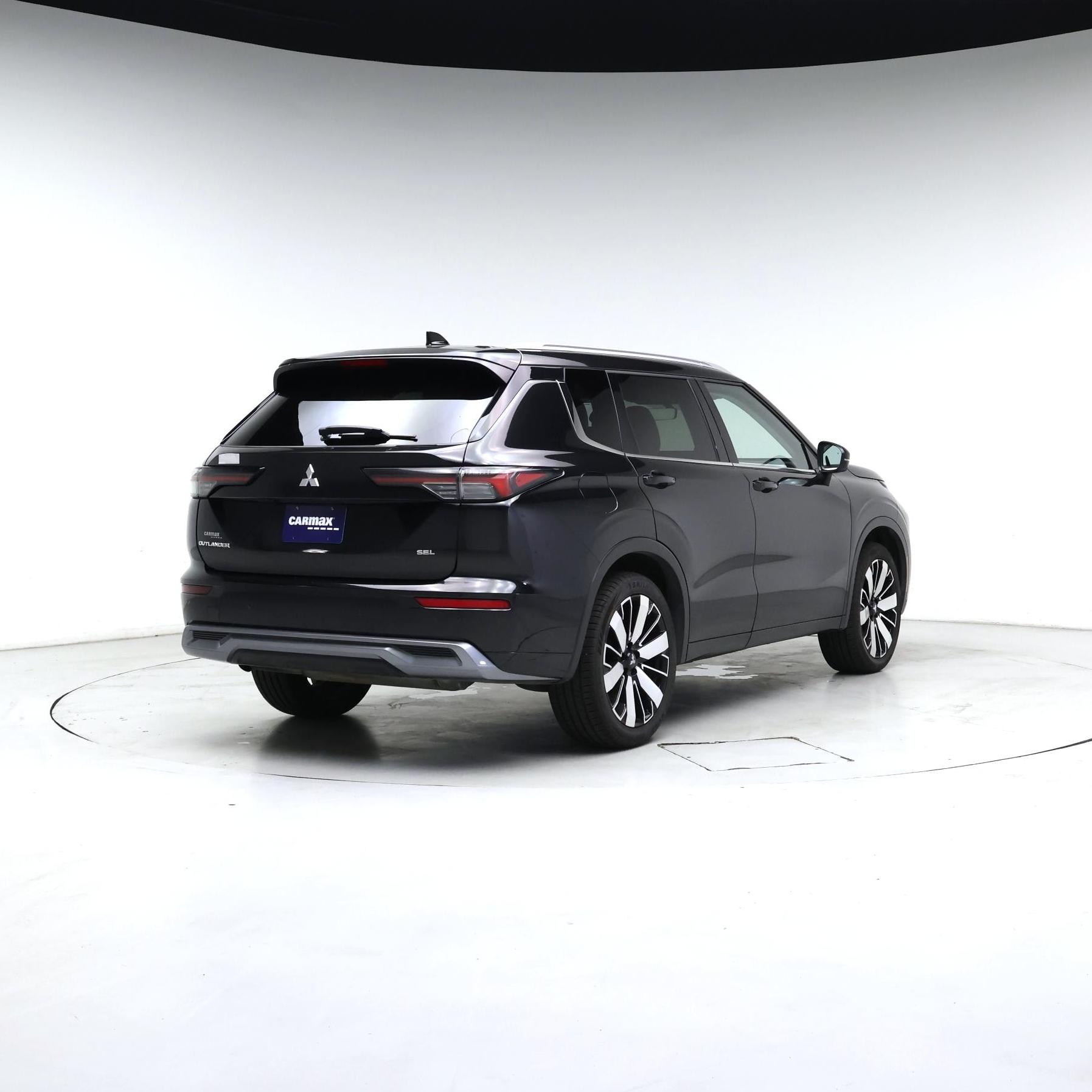 Thumbnail: 2025 Mitsubishi Outlander - 8