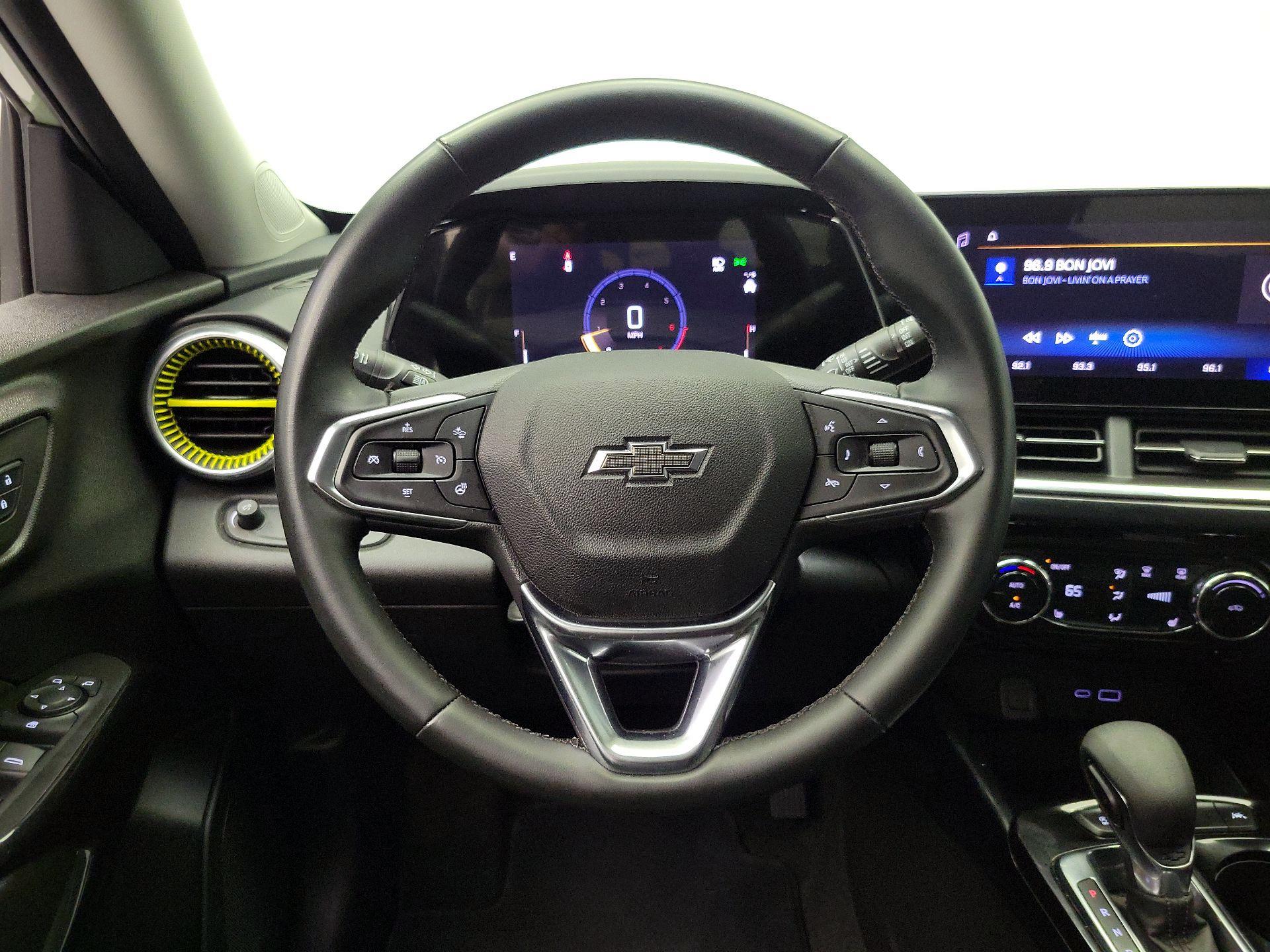 Thumbnail: 2024 Chevrolet Trax - 10
