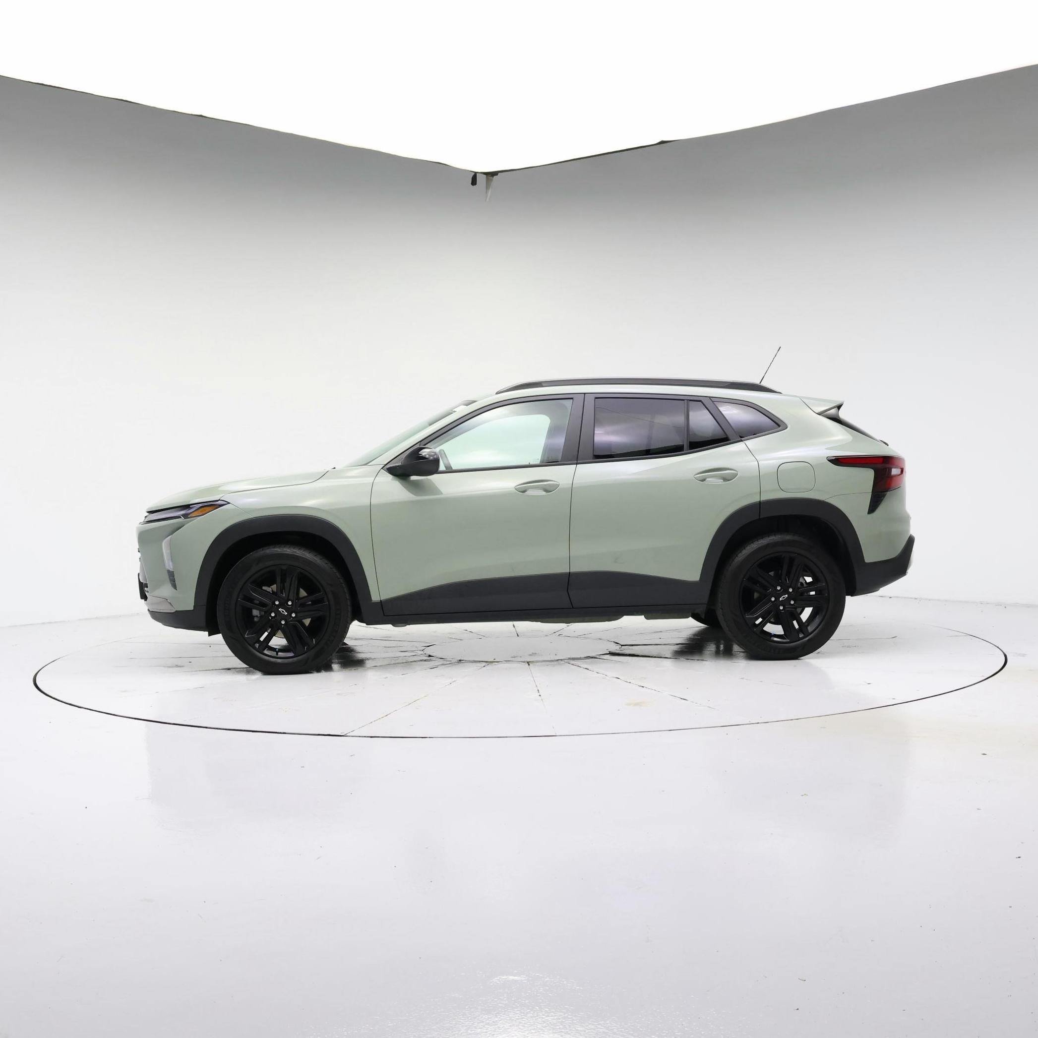 Thumbnail: 2024 Chevrolet Trax - 3
