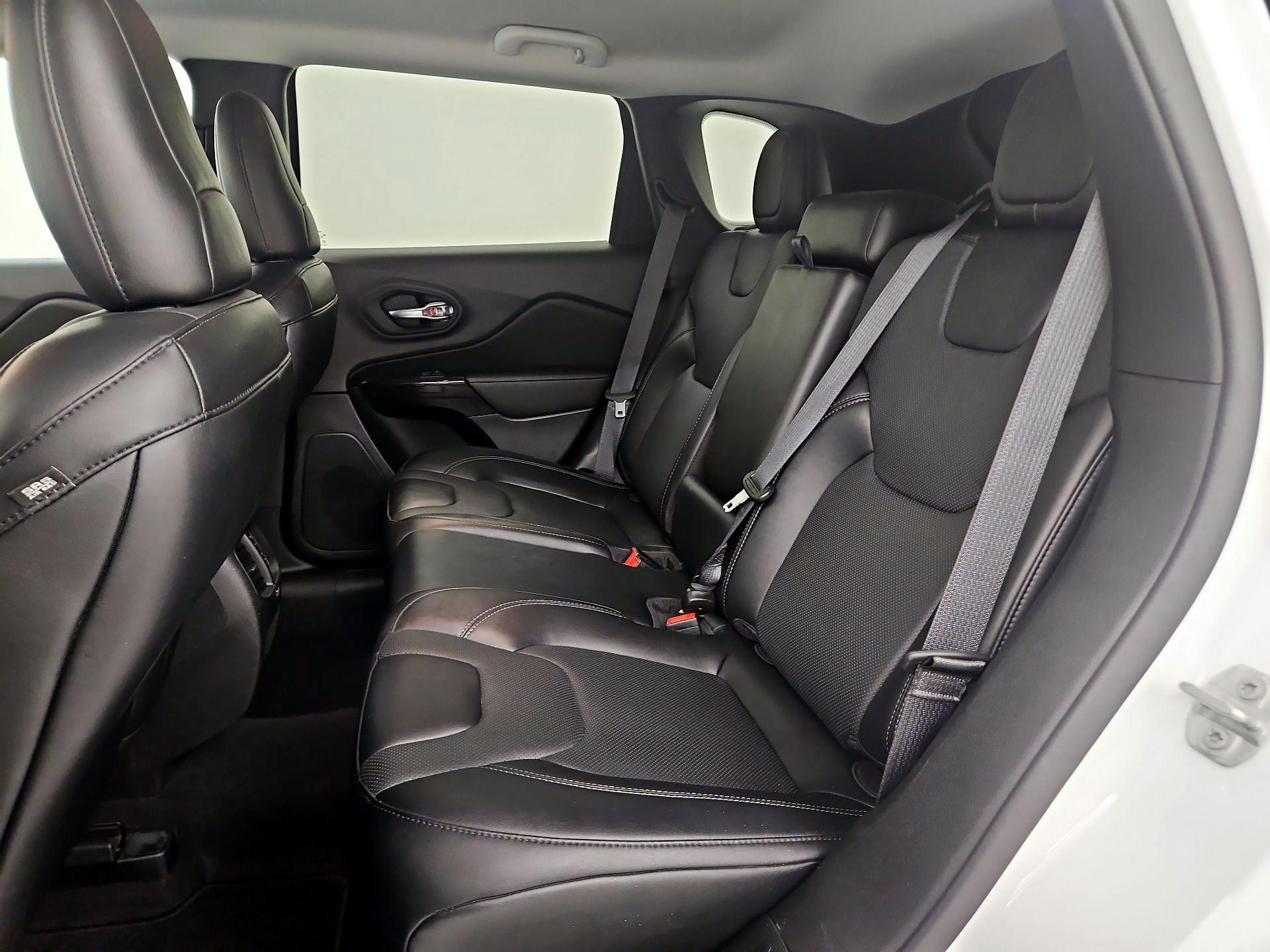 Thumbnail: 2023 Jeep Cherokee - 20