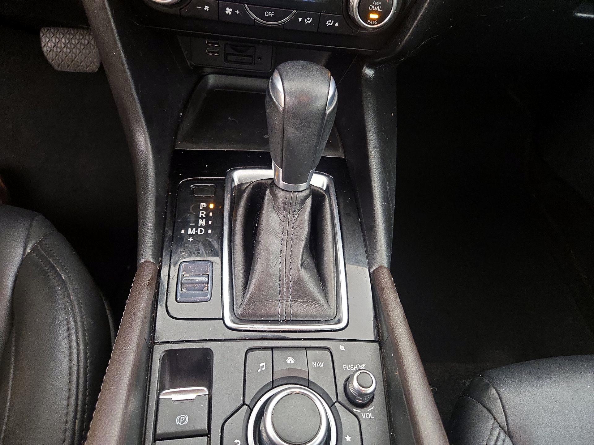 Thumbnail: 2018 Mazda Mazda3 - 17