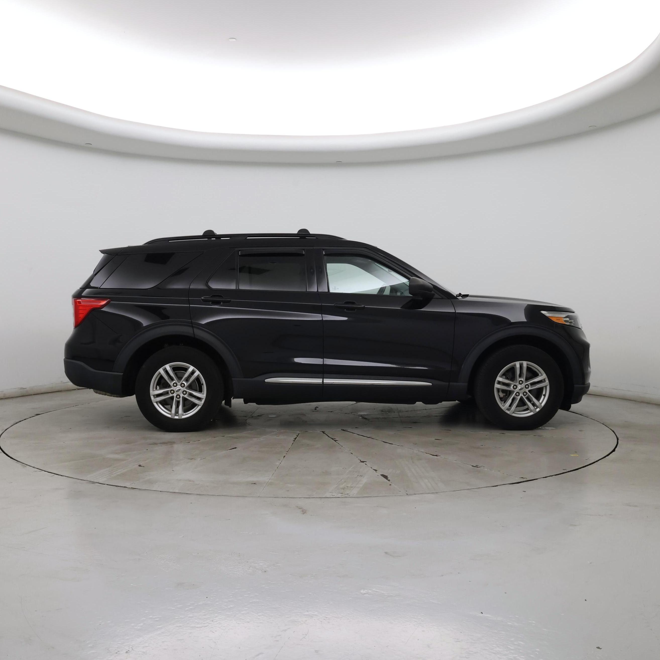 Thumbnail: 2022 Ford Explorer - 7